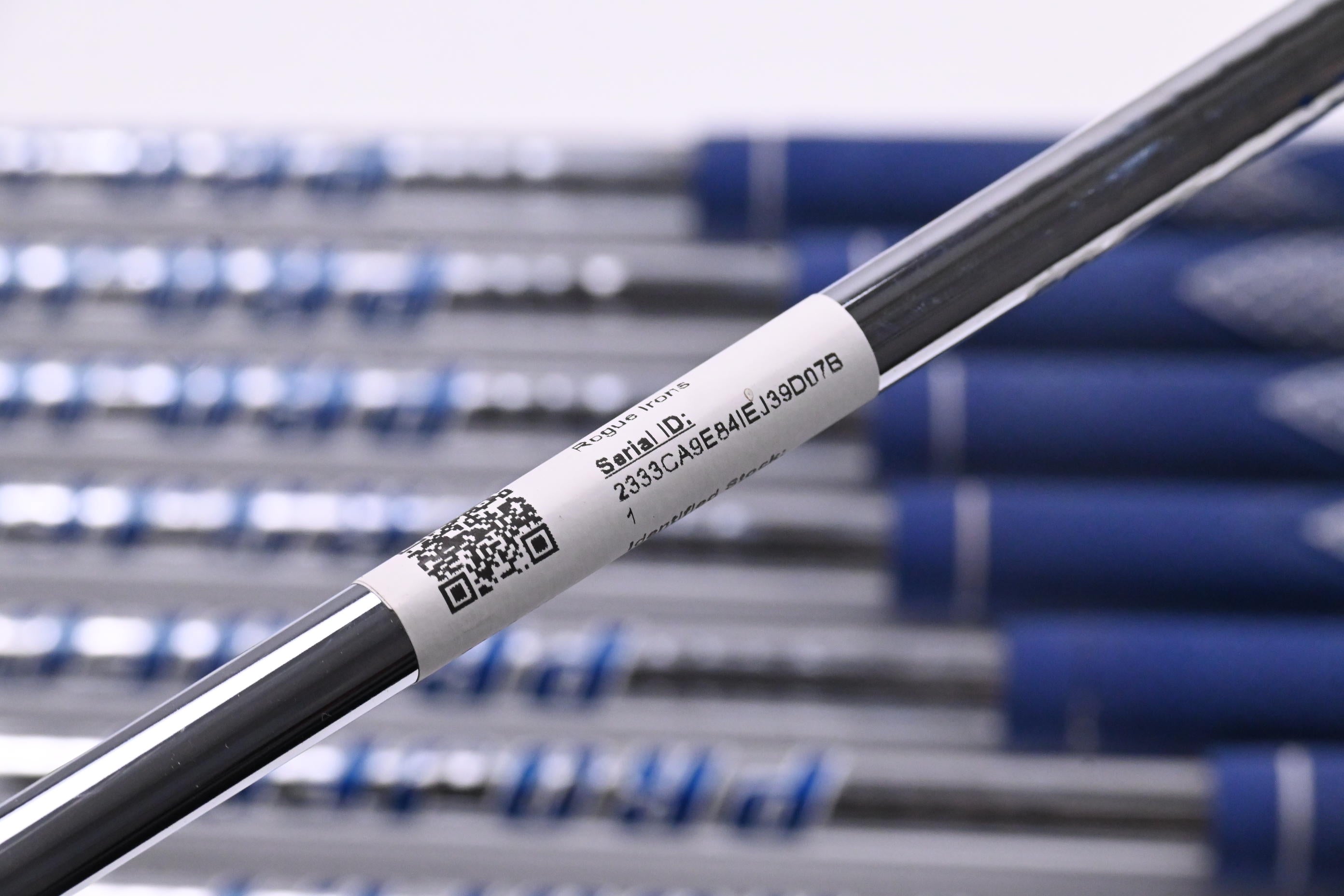 Callaway Rogue Irons / 4-PW+AW / Regular Flex Project X LZ 95 Shafts