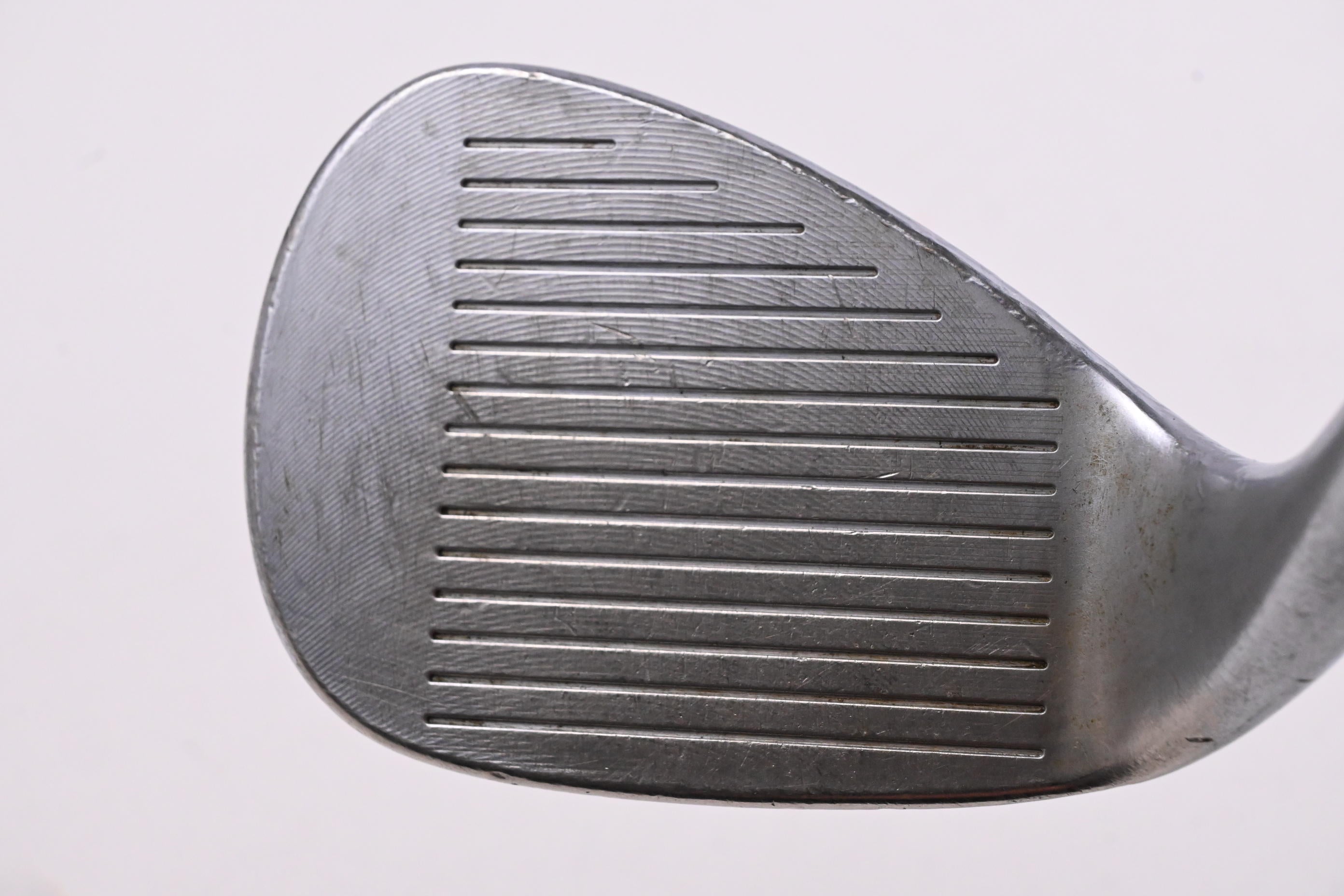 Cleveland 588 RTX Gap Wedge / 52 Degree / Wedge Flex Dynamic Gold Shaft