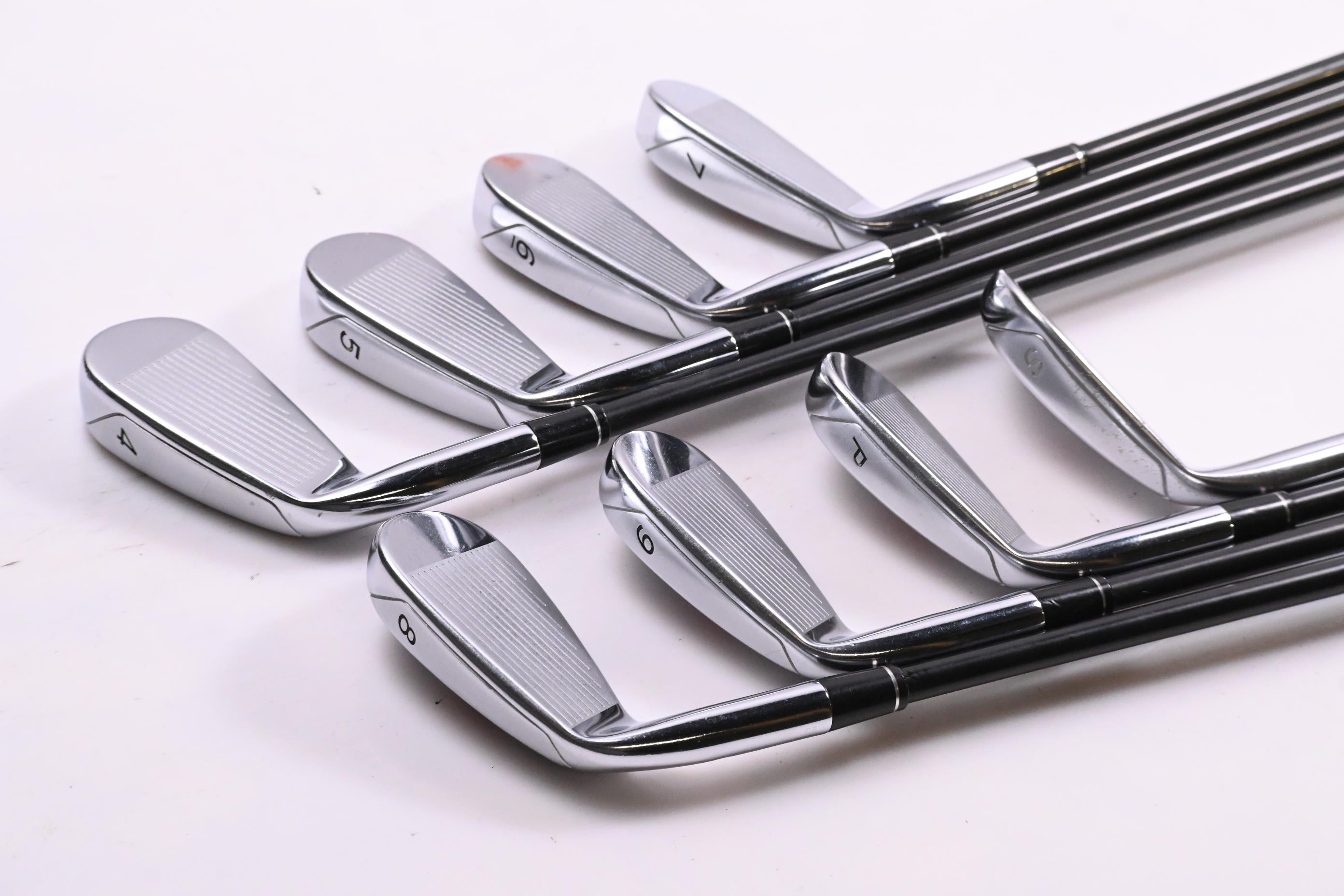Taylormade R11 Irons / 4-PW+SW / Regular Flex Fujikura Motore 65 Shafts