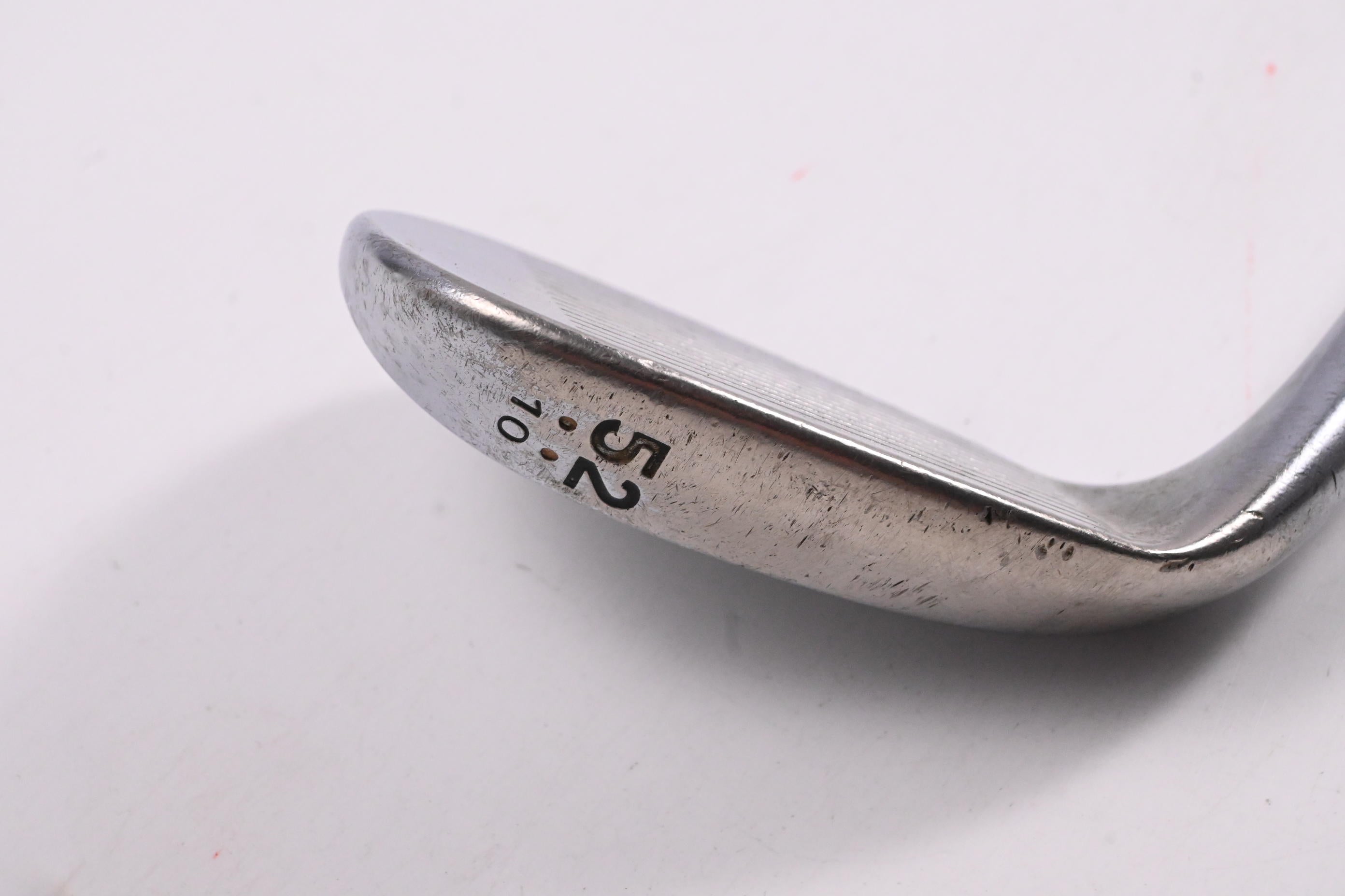 Cleveland 588 RTX Gap Wedge / 52 Degree / Wedge Flex Dynamic Gold Shaft