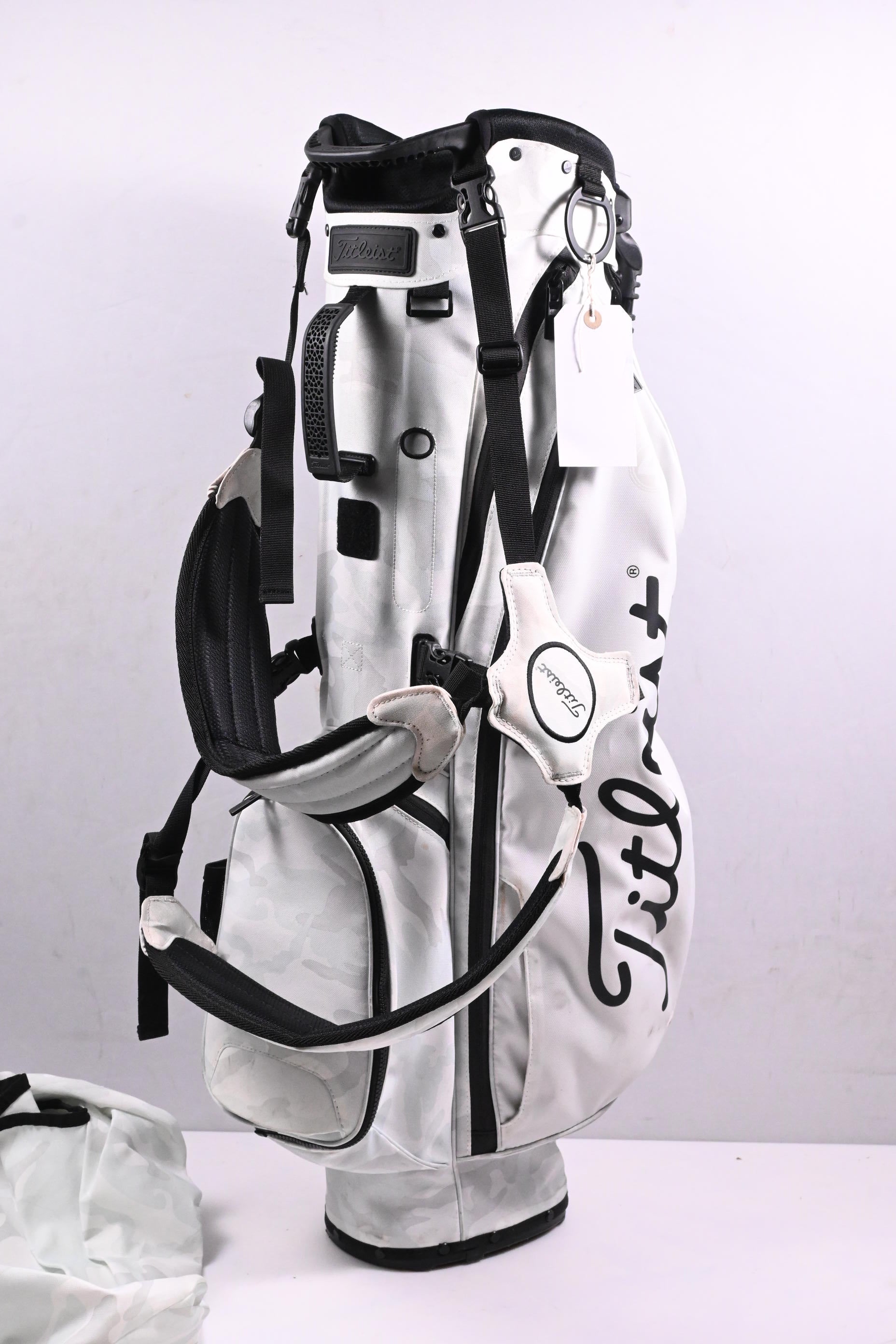 Titleist Players 4 Stand Bag / 4-Way Divider / White, Black