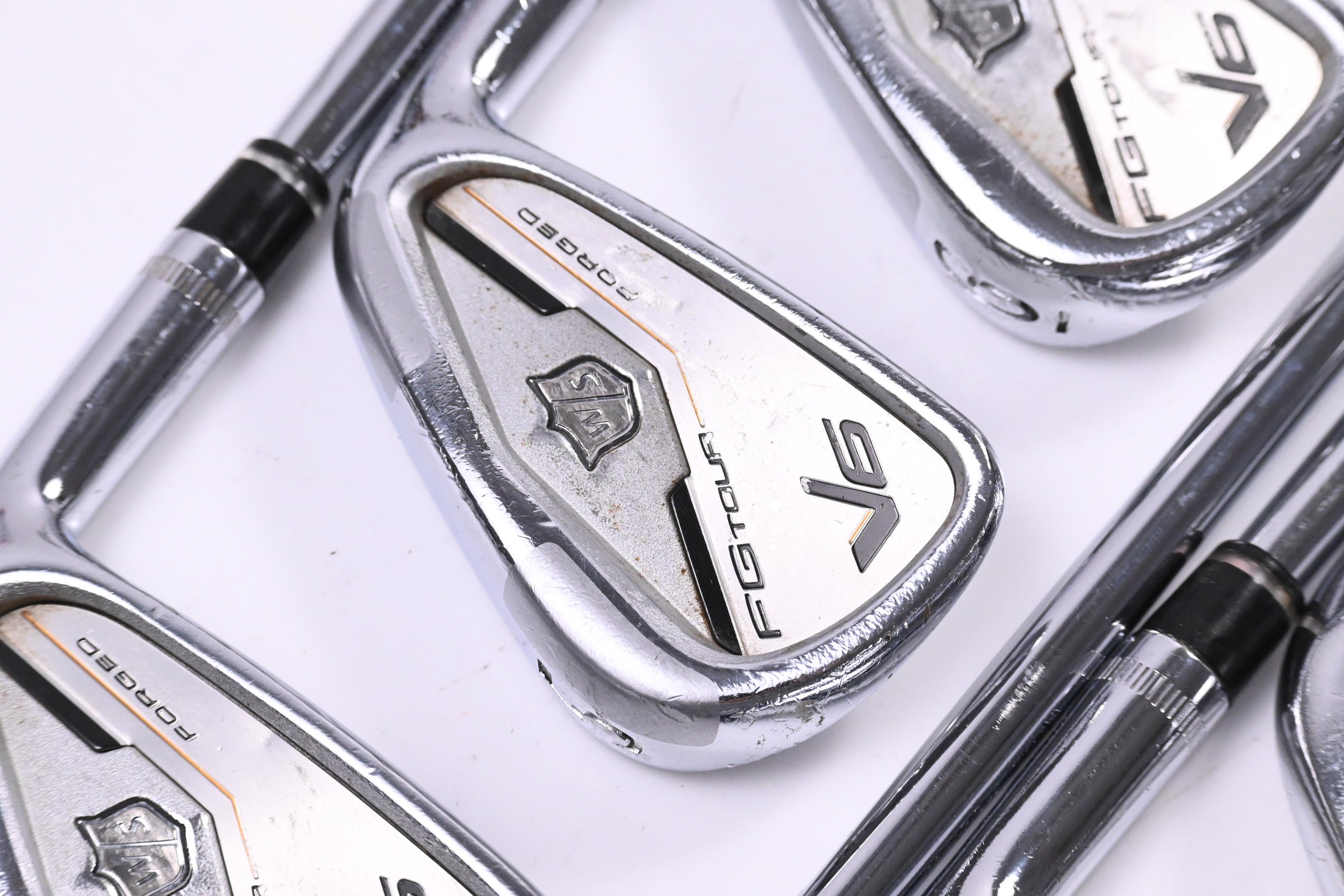 Wilson FG Tour V6 Irons / 4-PW / Stiff Flex True Temper Dynamic Gold S300 Shafts