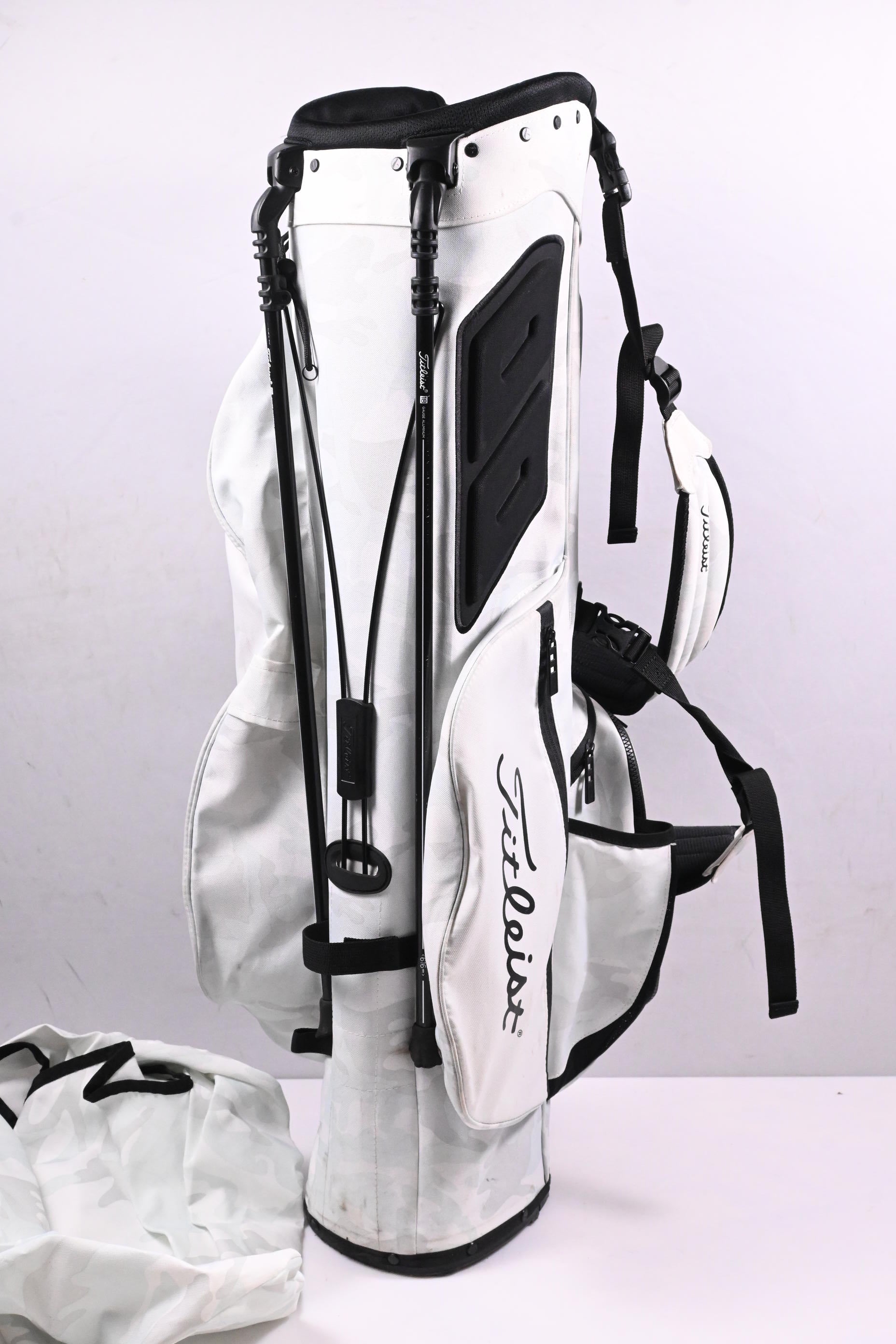 Titleist Players 4 Stand Bag / 4-Way Divider / White, Black