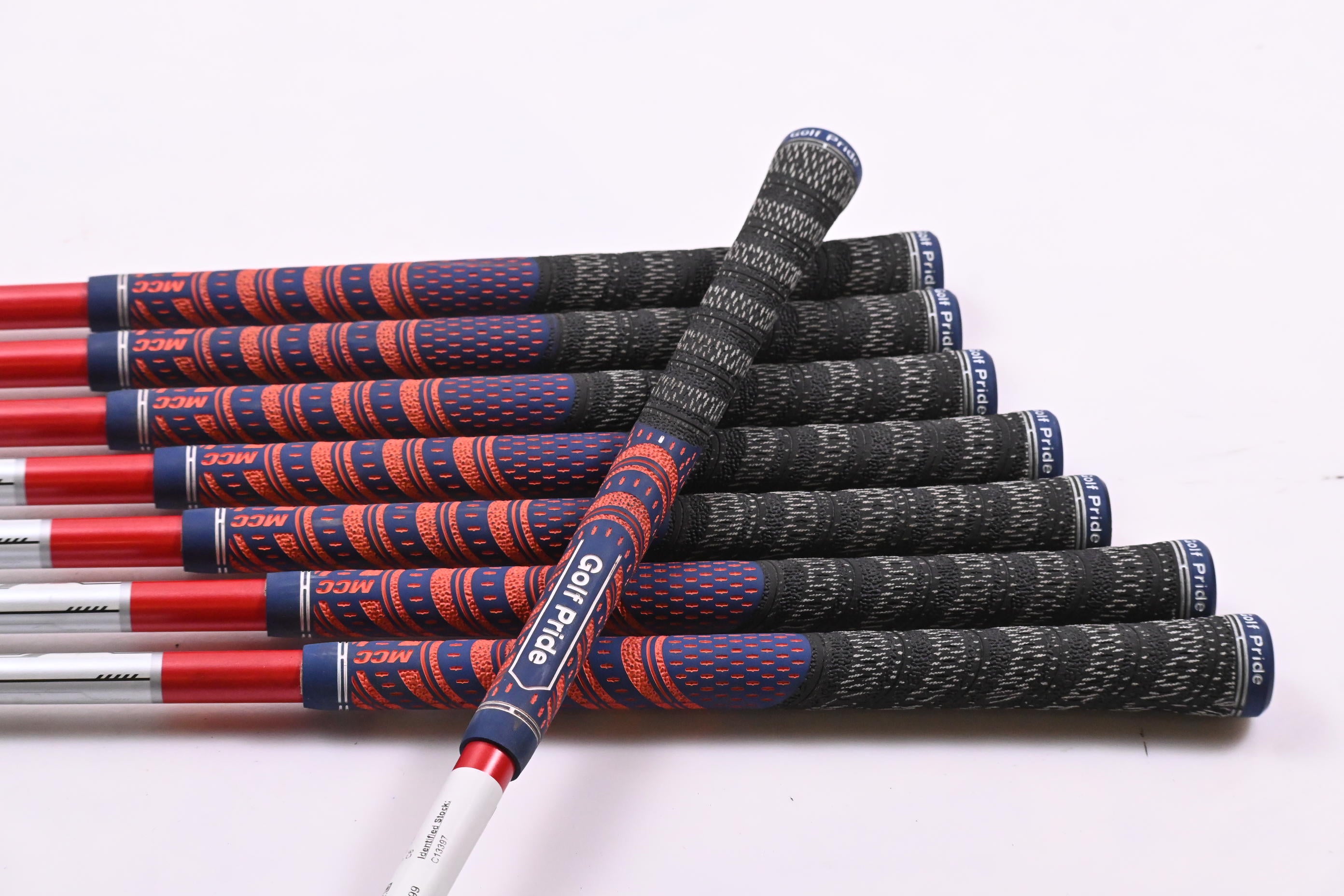 Taylormade R11 Irons / 4-PW+SW / Regular Flex Fujikura Motore 65 Shafts