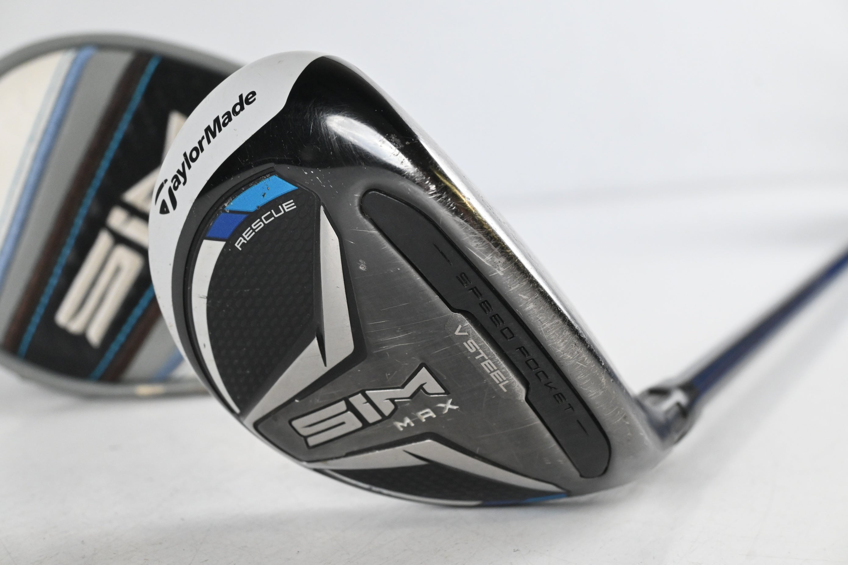 Taylormade SIM Max #4 Hybrid / 22 Degree / Regular Flex Fujikura Ventus Blue 6