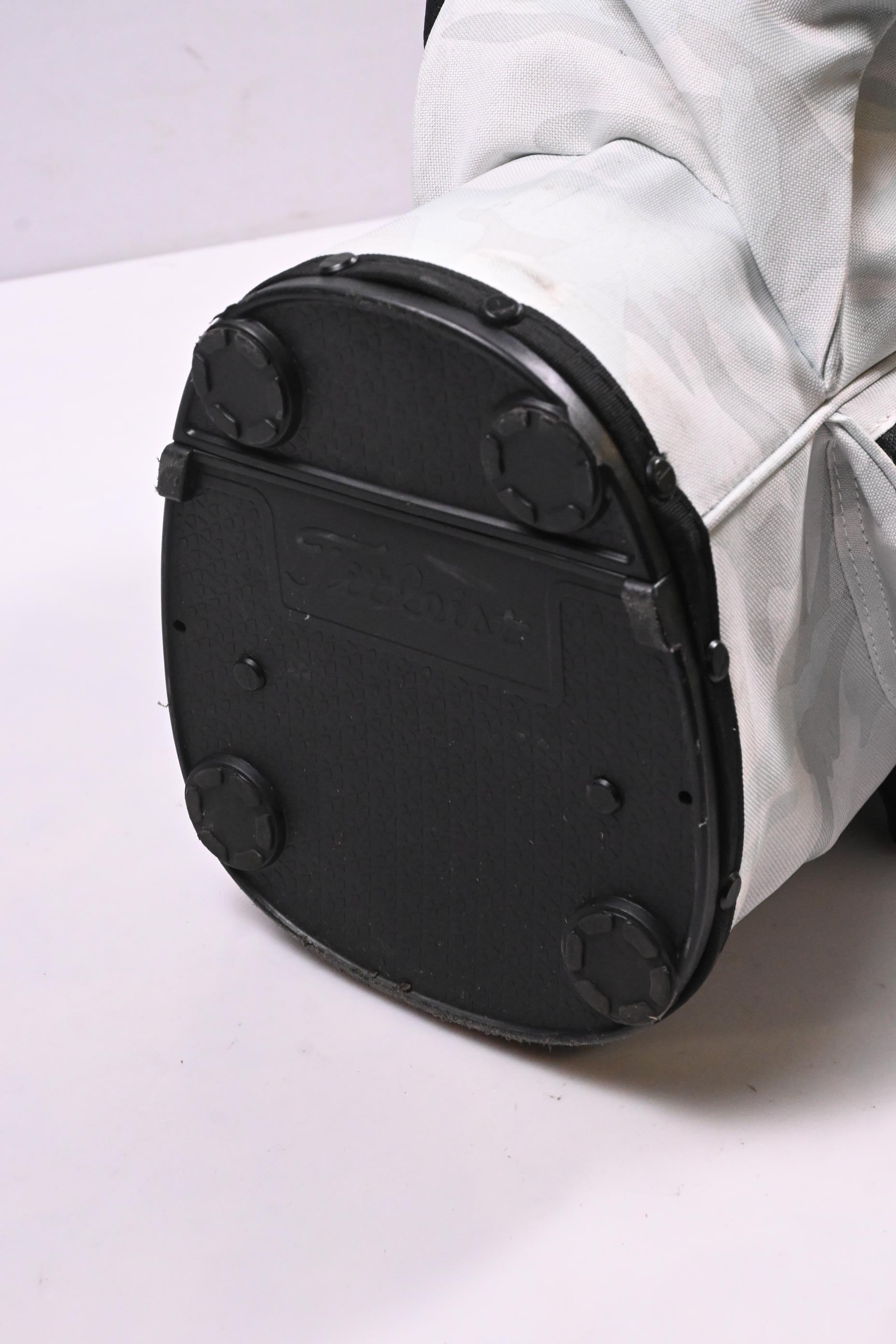 Titleist Players 4 Stand Bag / 4-Way Divider / White, Black