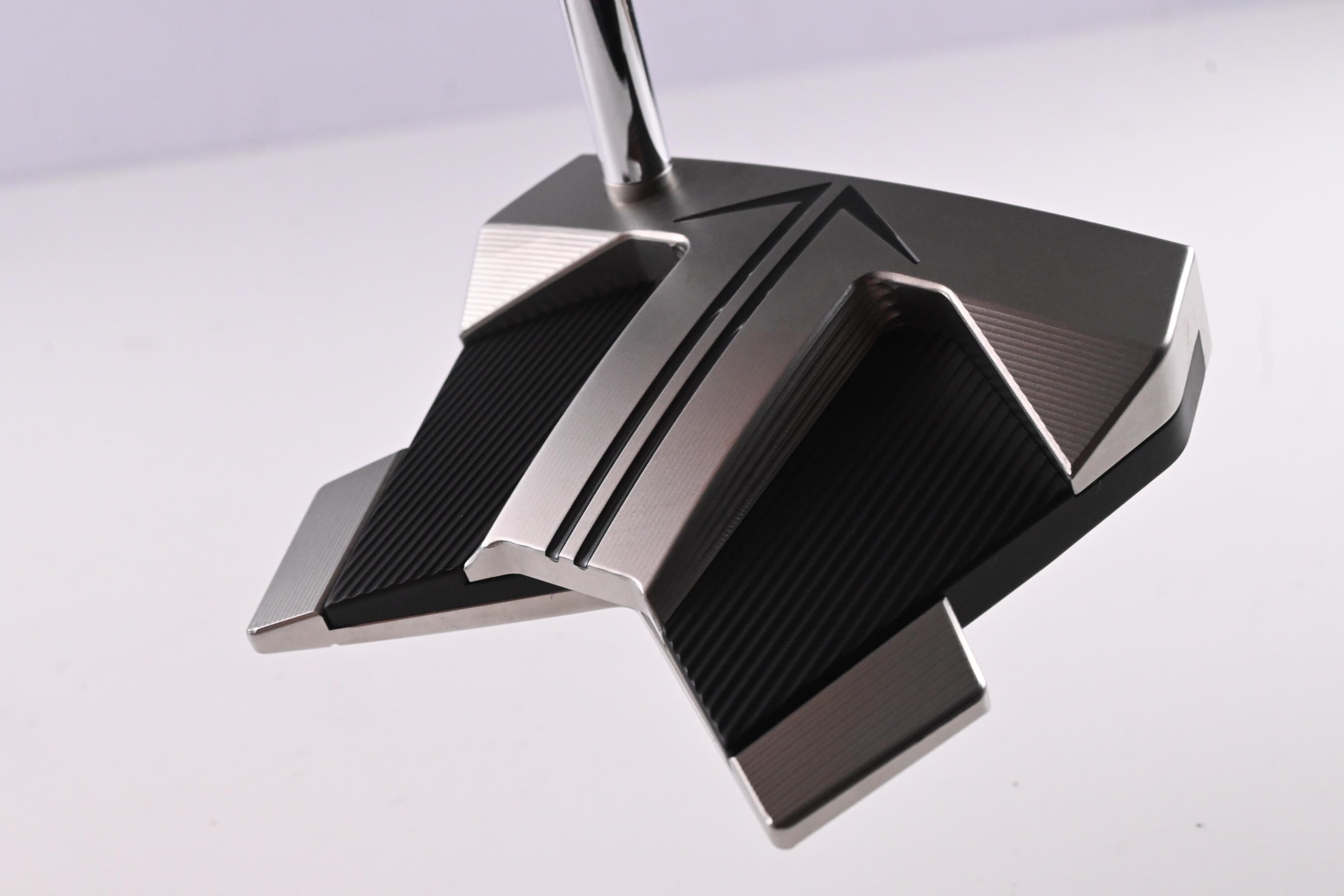 Scotty Cameron 11 2024 Phantom Putter / 33 Inch