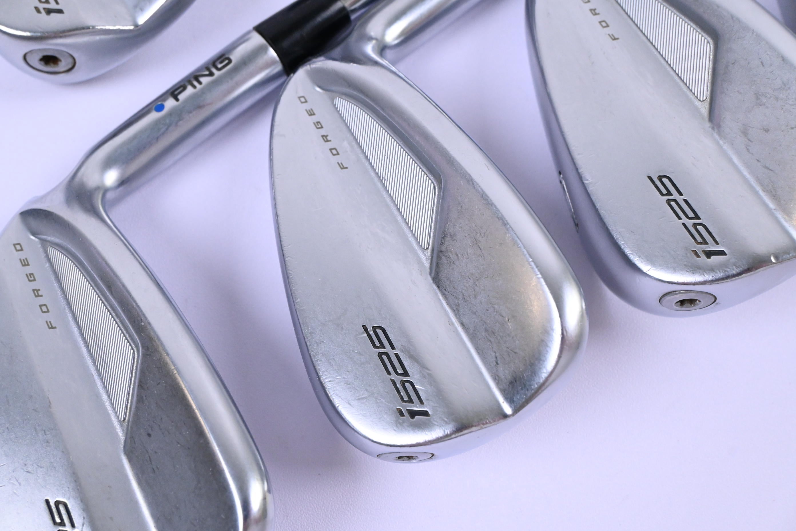 Ping i525 Irons / 5-PW+GW / Blue Dot / Regular Flex Dynamic Gold 105 R300 Shafts