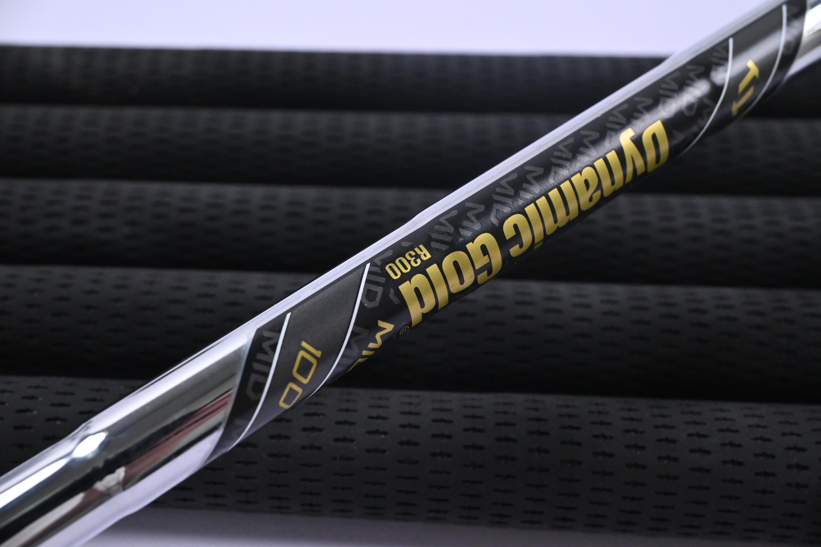 Ping i210 Irons / 5-PW / Blue Dot / Regular Flex Dynamic Gold Mid 100 Shafts