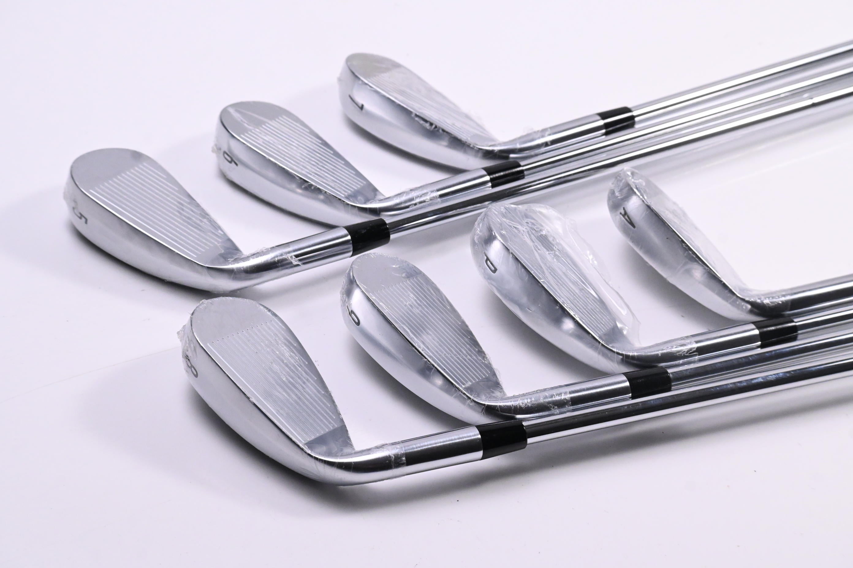 Callaway Quantum Max OS Irons / 5-PW+AW / Regular Flex Elevate 85 Shafts