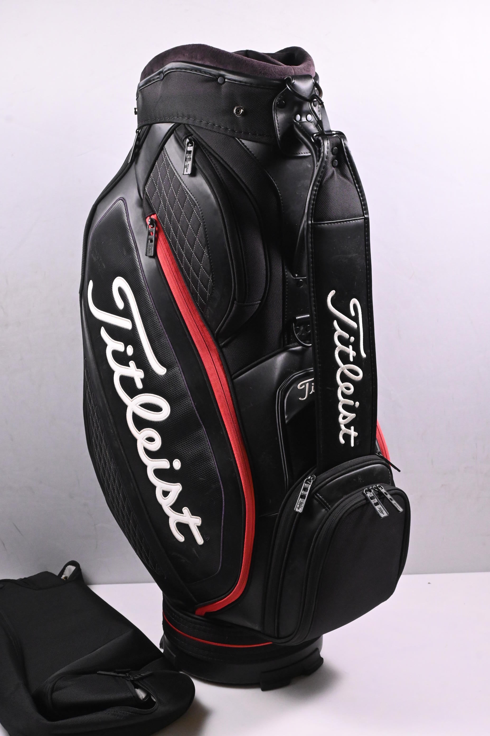 Titleist Midsize Tour Bag / 6-Way Divider / Black