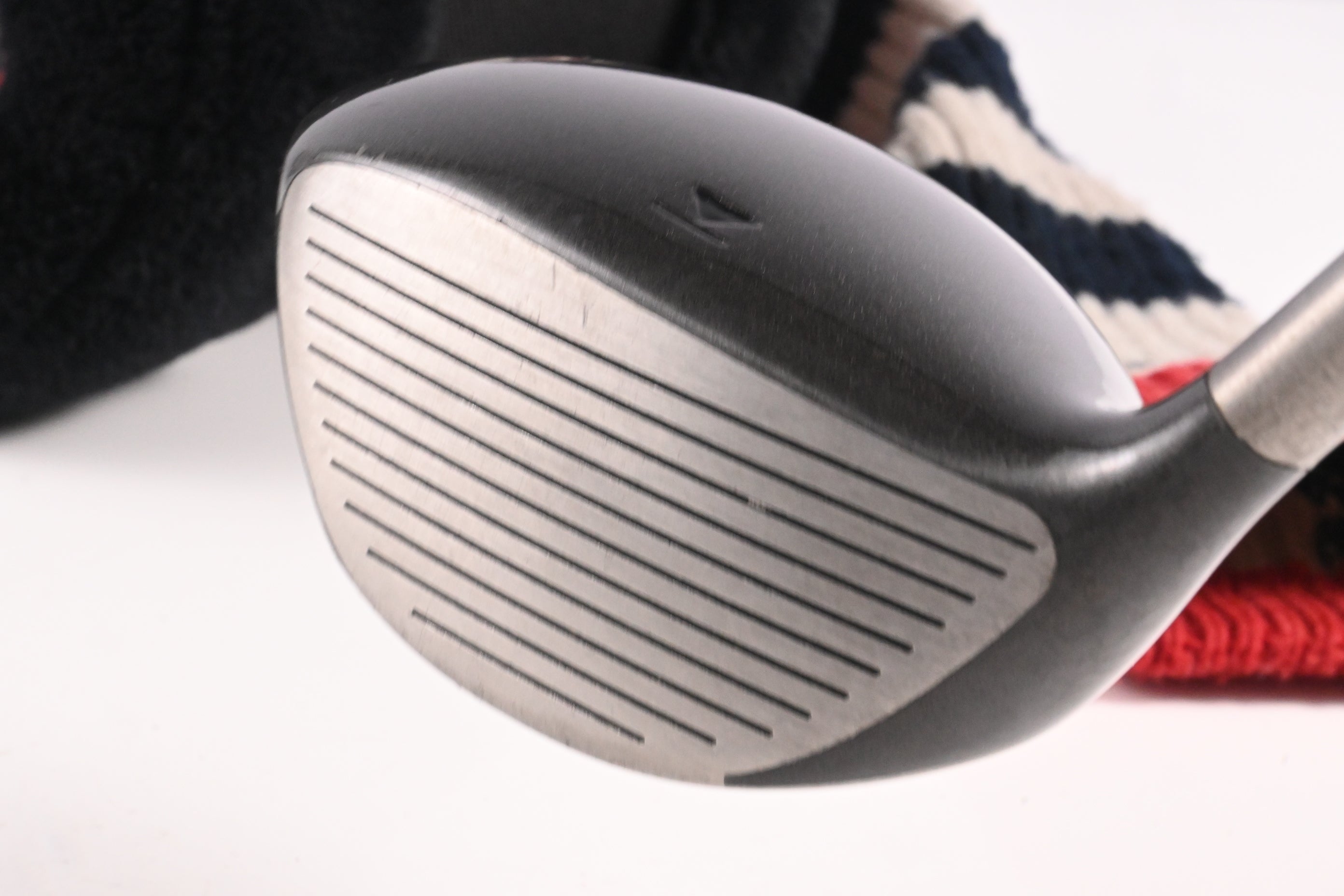 Titleist 975 D Driver / 8.5 Degree / Stiff Flex Dynamic Gold S300 Shaft