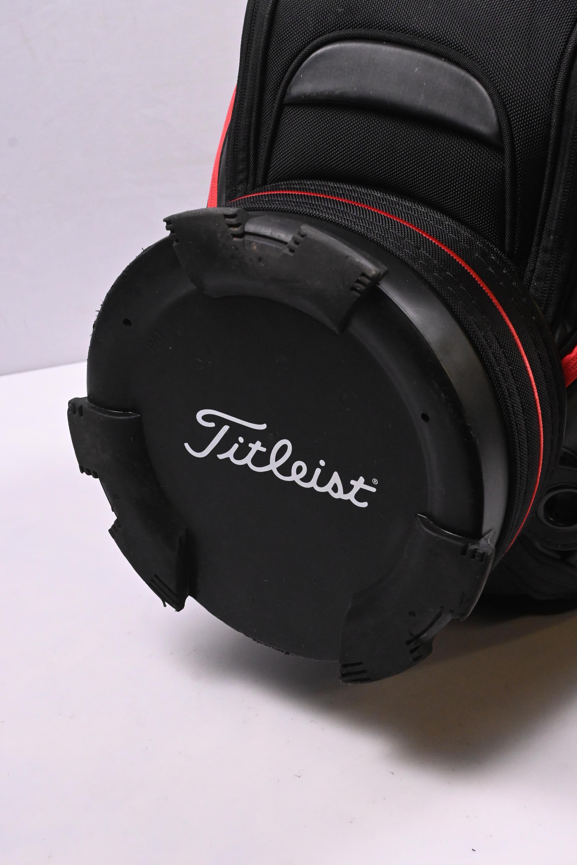 Titleist Midsize Tour Bag / 6-Way Divider / Black