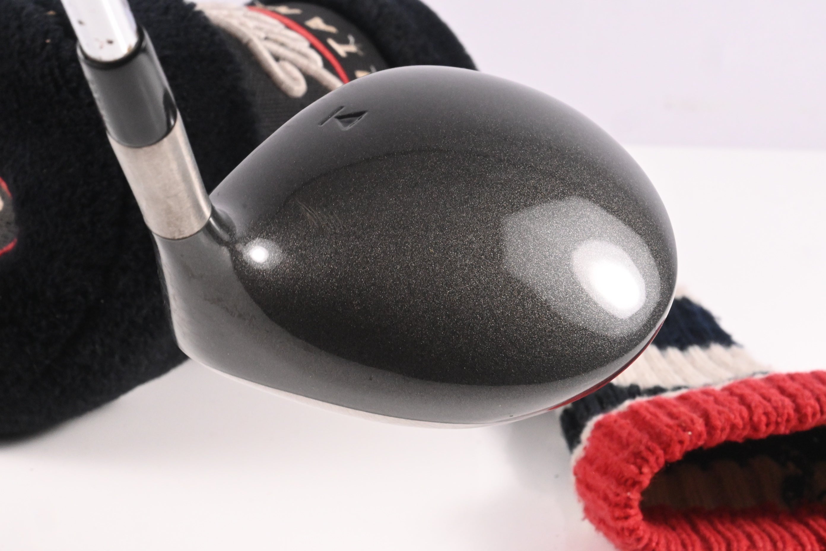 Titleist 975 D Driver / 8.5 Degree / Stiff Flex Dynamic Gold S300 Shaft