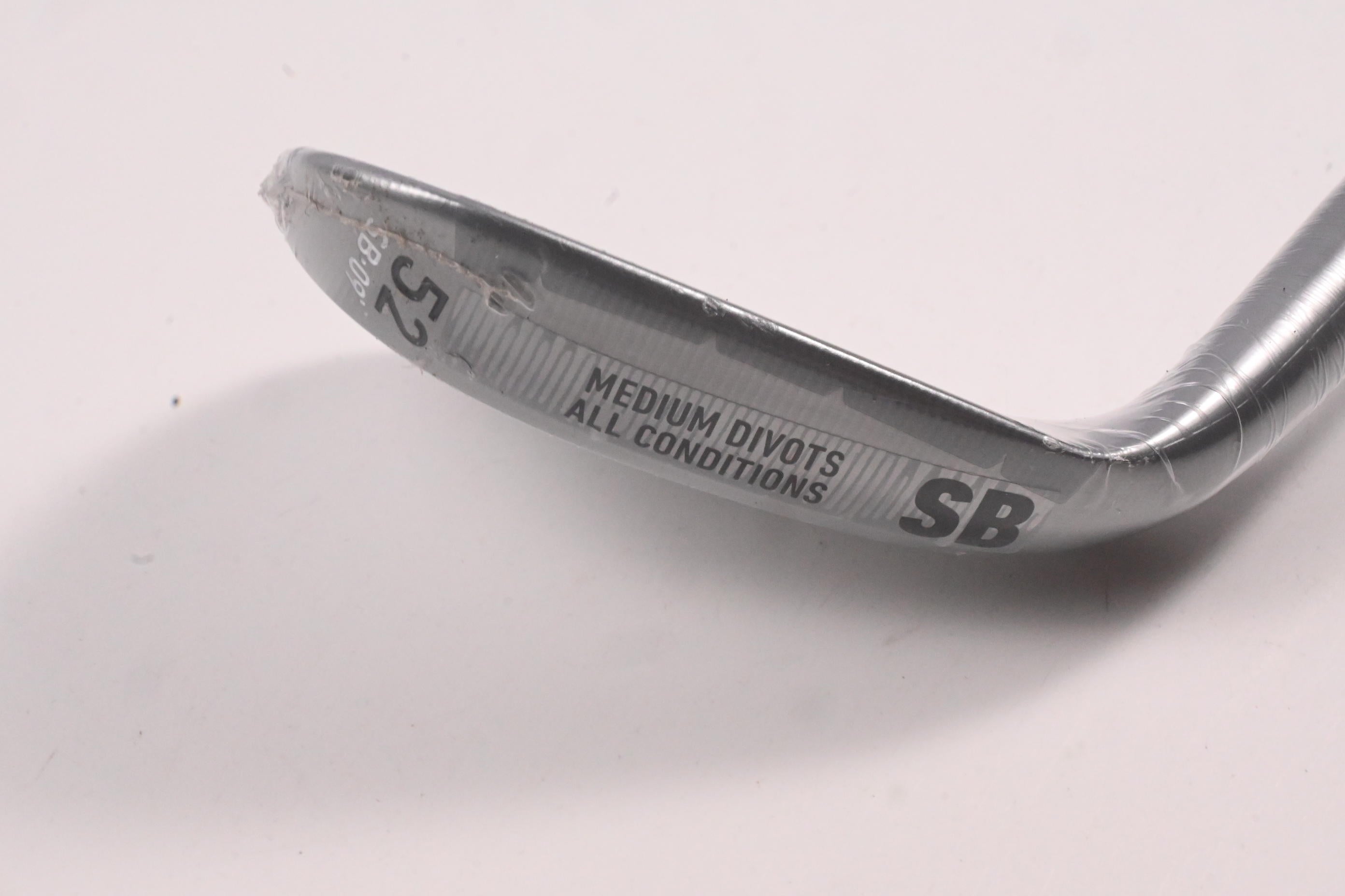 Taylormade Milled Grind 5 Gap Wedge / 52 Degree / Wedge Flex Dynamic Gold 115