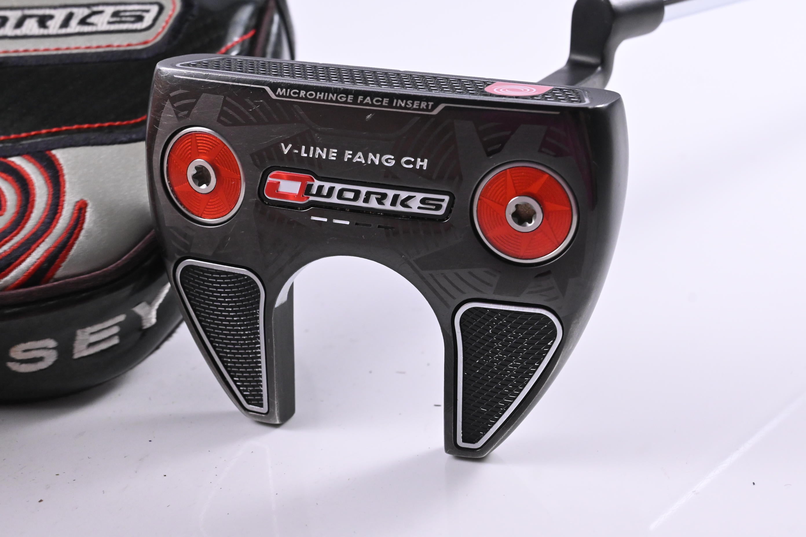 Odyssey O-Works Black V-Line Fang Putter / 34 Inch
