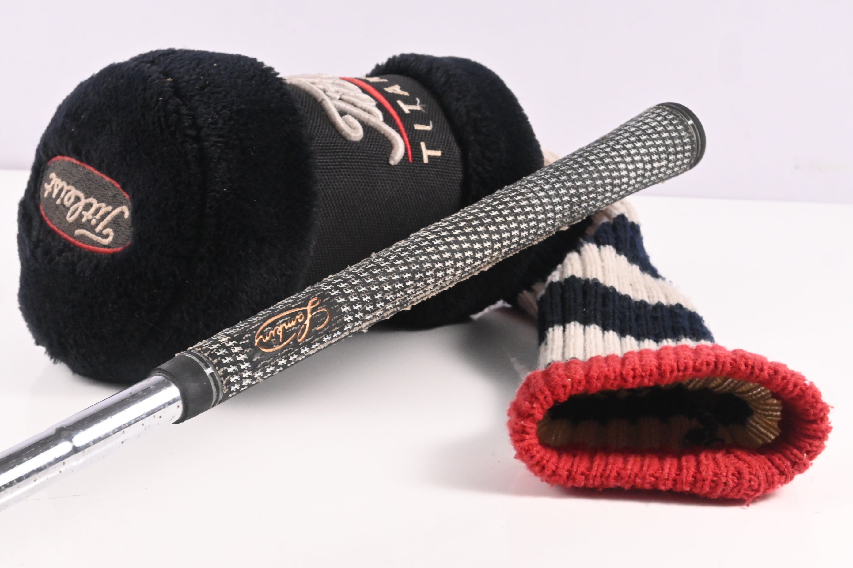 Titleist 975 D Driver / 8.5 Degree / Stiff Flex Dynamic Gold S300 Shaft