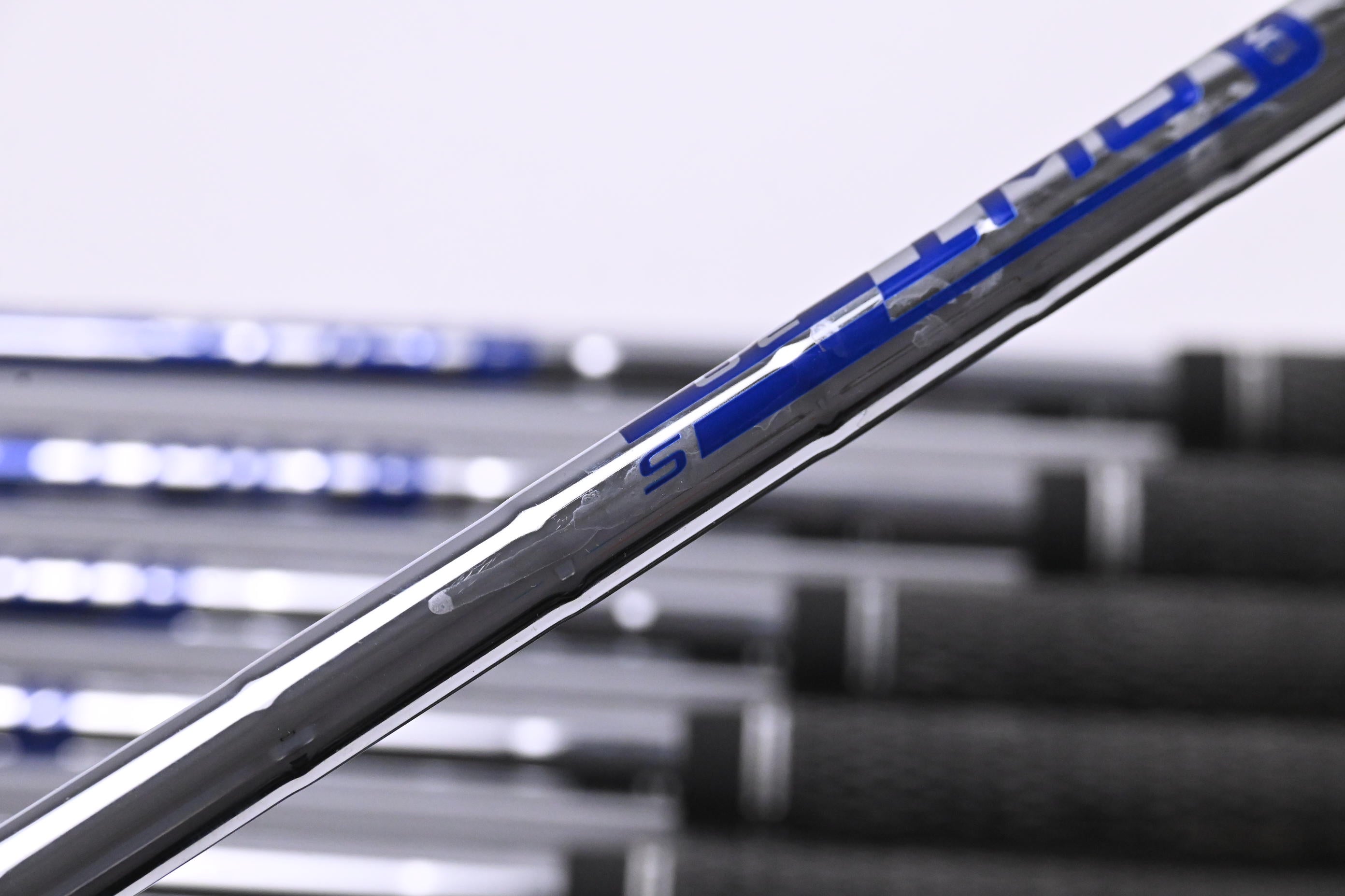Left Hand Ping i530 Irons / 4-PW+UW / Blue Dot / Stiff Flex Ping AWT 2.0 Shafts