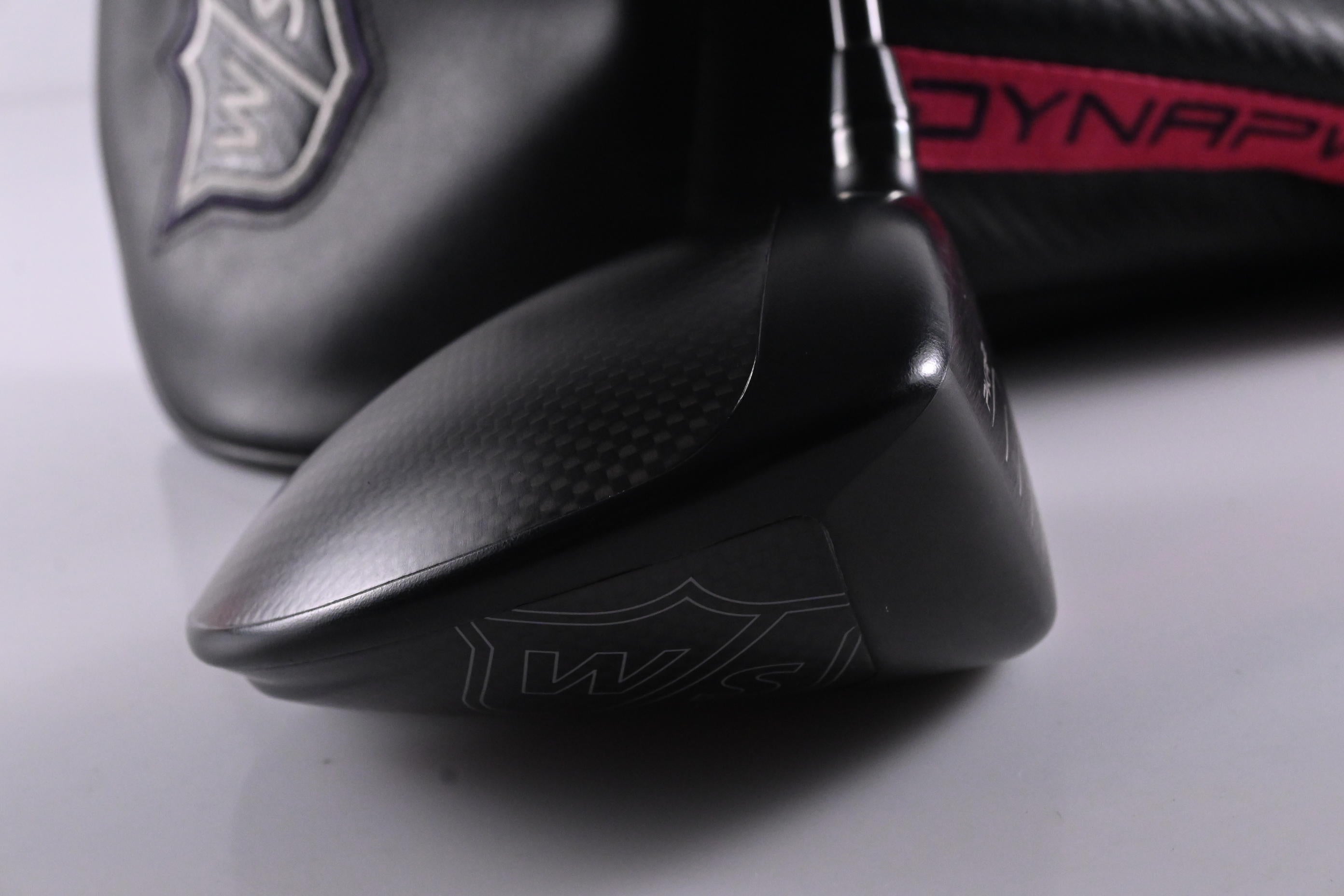 Wilson Dynapower Carbon 2023 Driver / 10.5 Degree / Regular Flex HZRDUS Smoke