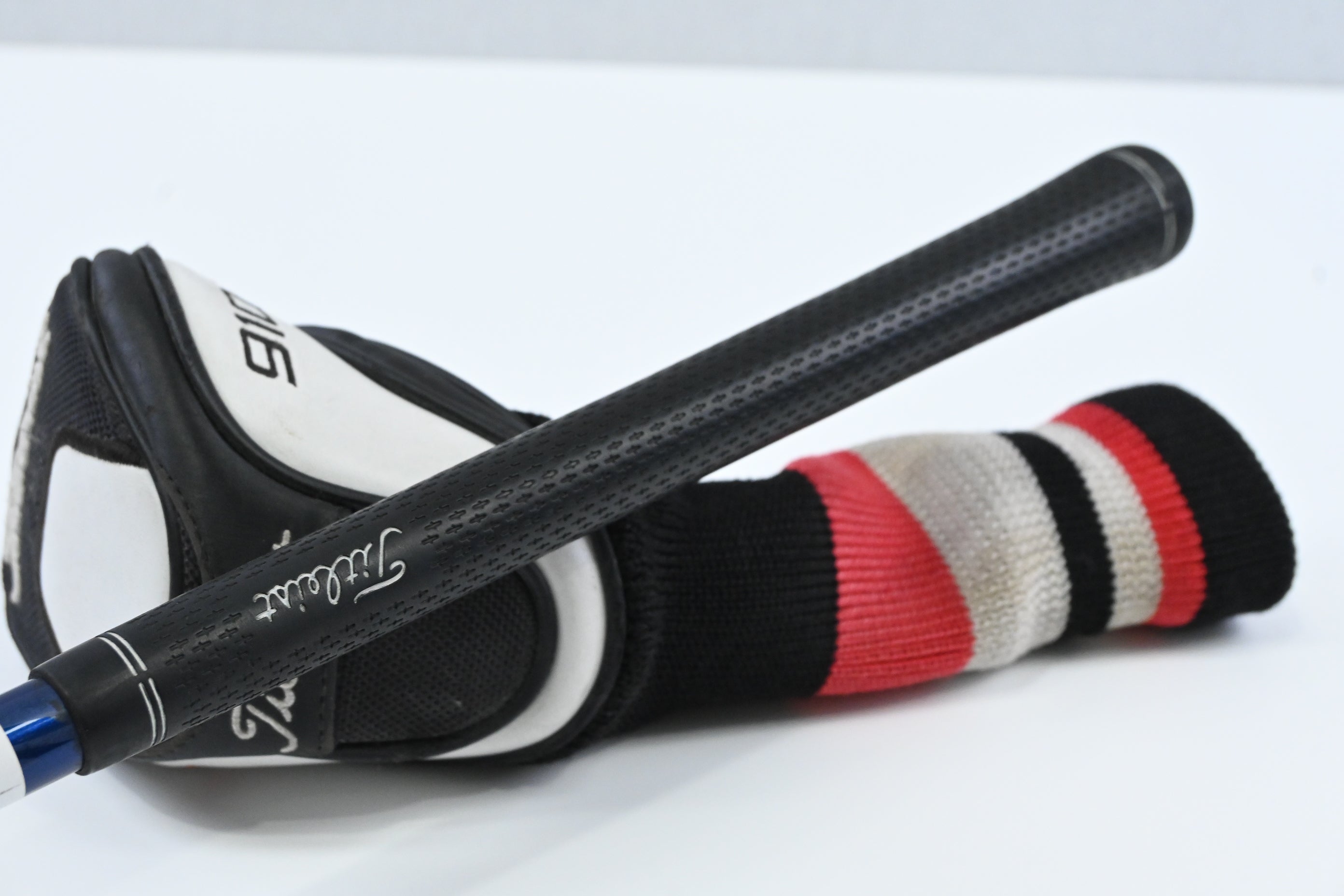 Titleist 910H #3 Hybrid / 19 Degree / Stiff Flex Project X - HD2 92 Shaft