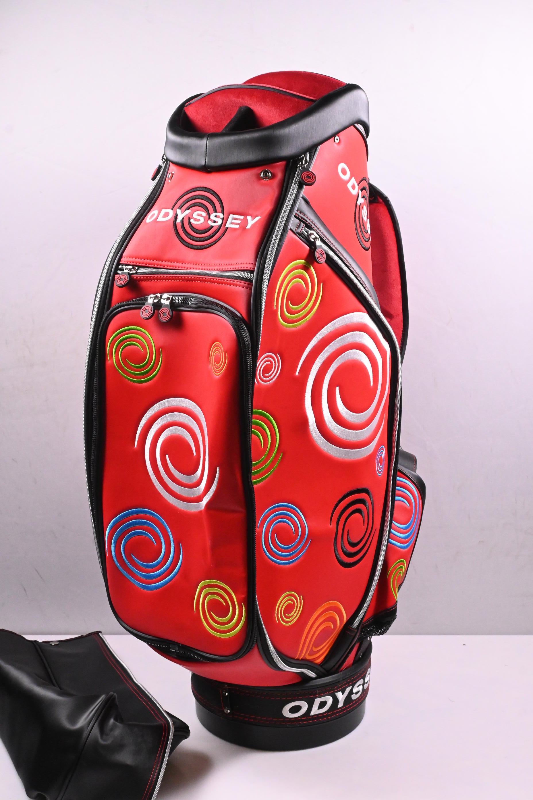 Odyssey Staff Tour Bag / 6-Way Divider / Red, Black