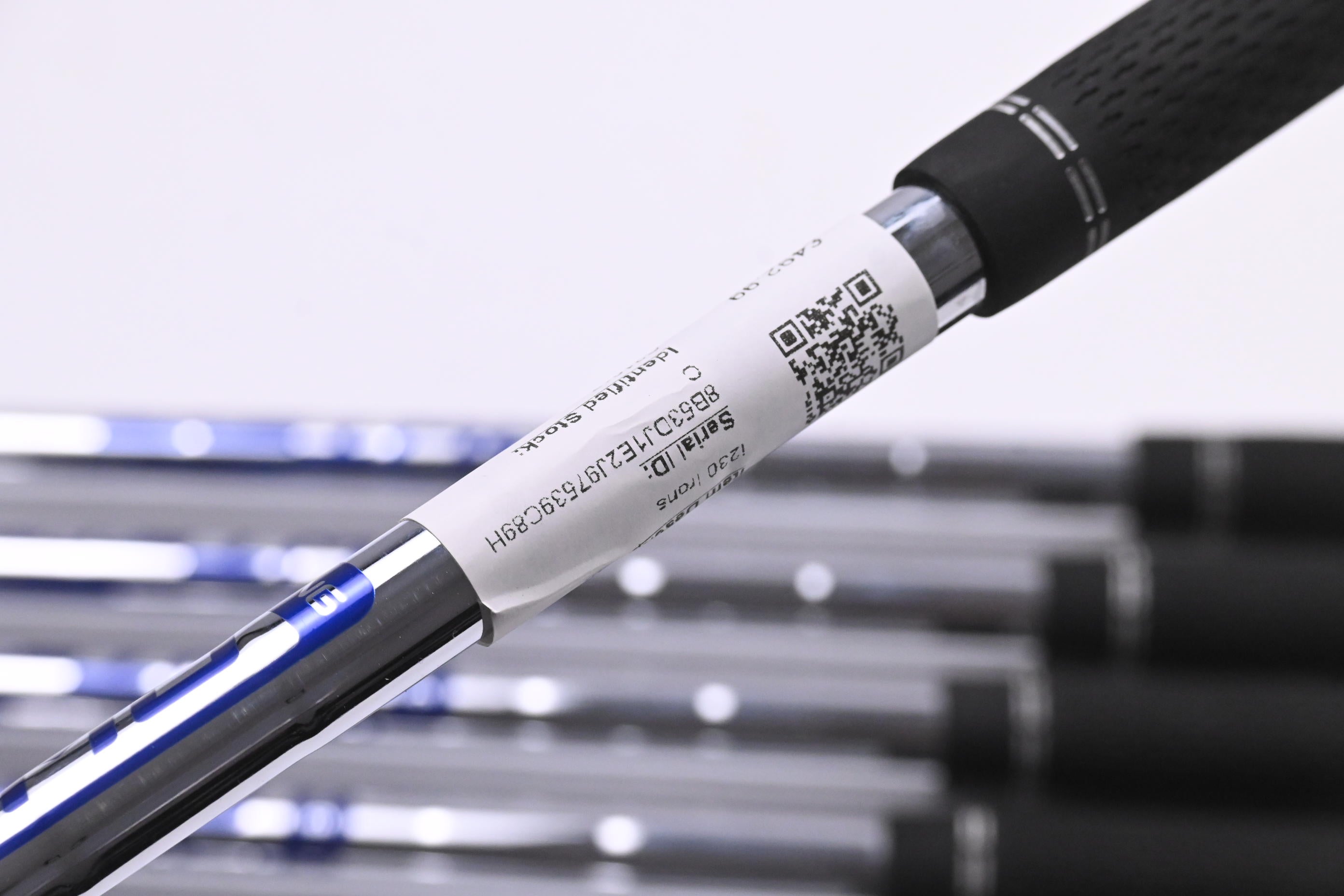 Ping i230 Irons / 6-PW+GW / Black Dot / Regular Flex Ping AWT 2.0 Shafts
