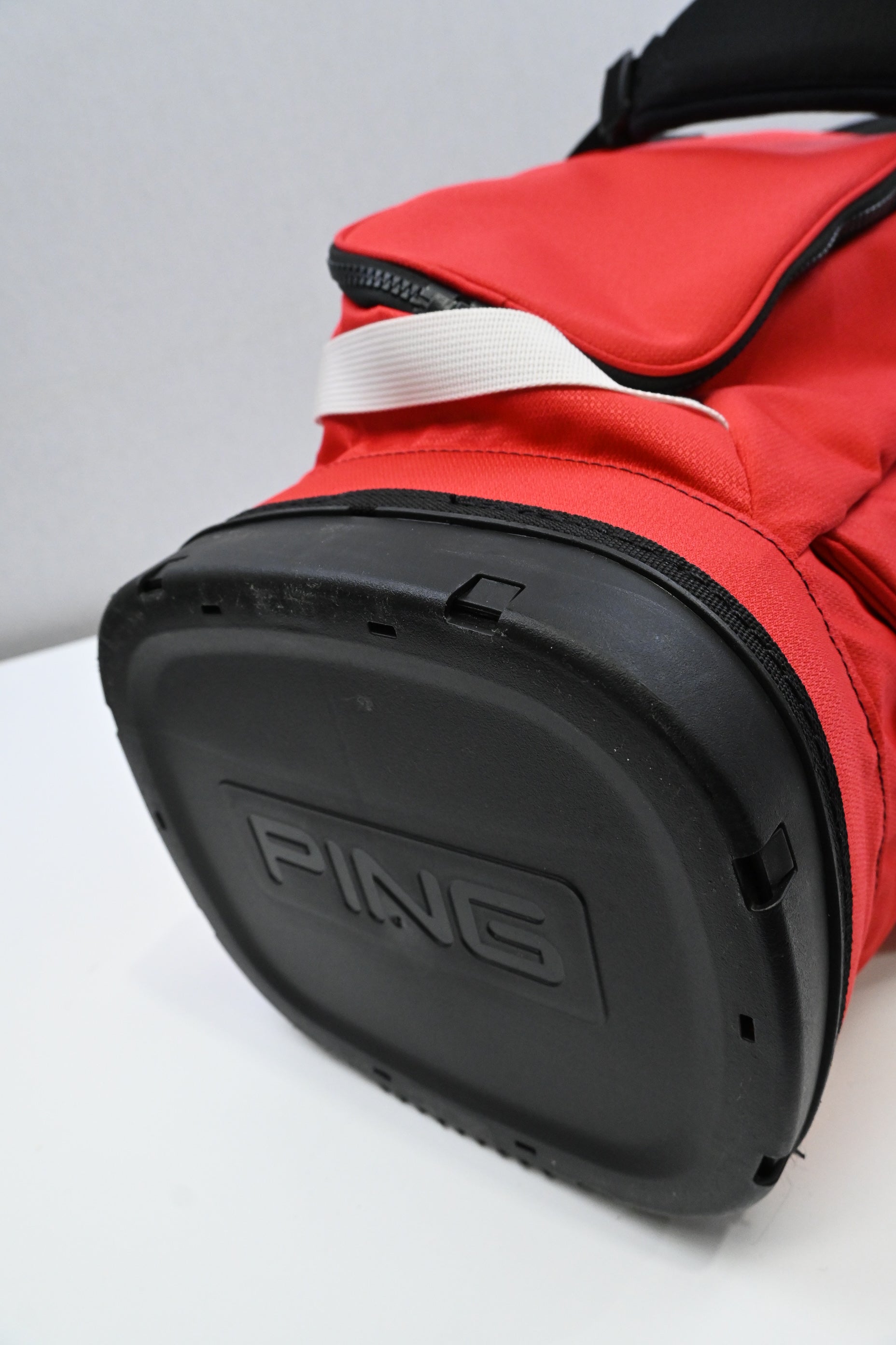 Ping Hoofer Lite Stand Bag / 4-Way / Red, Black