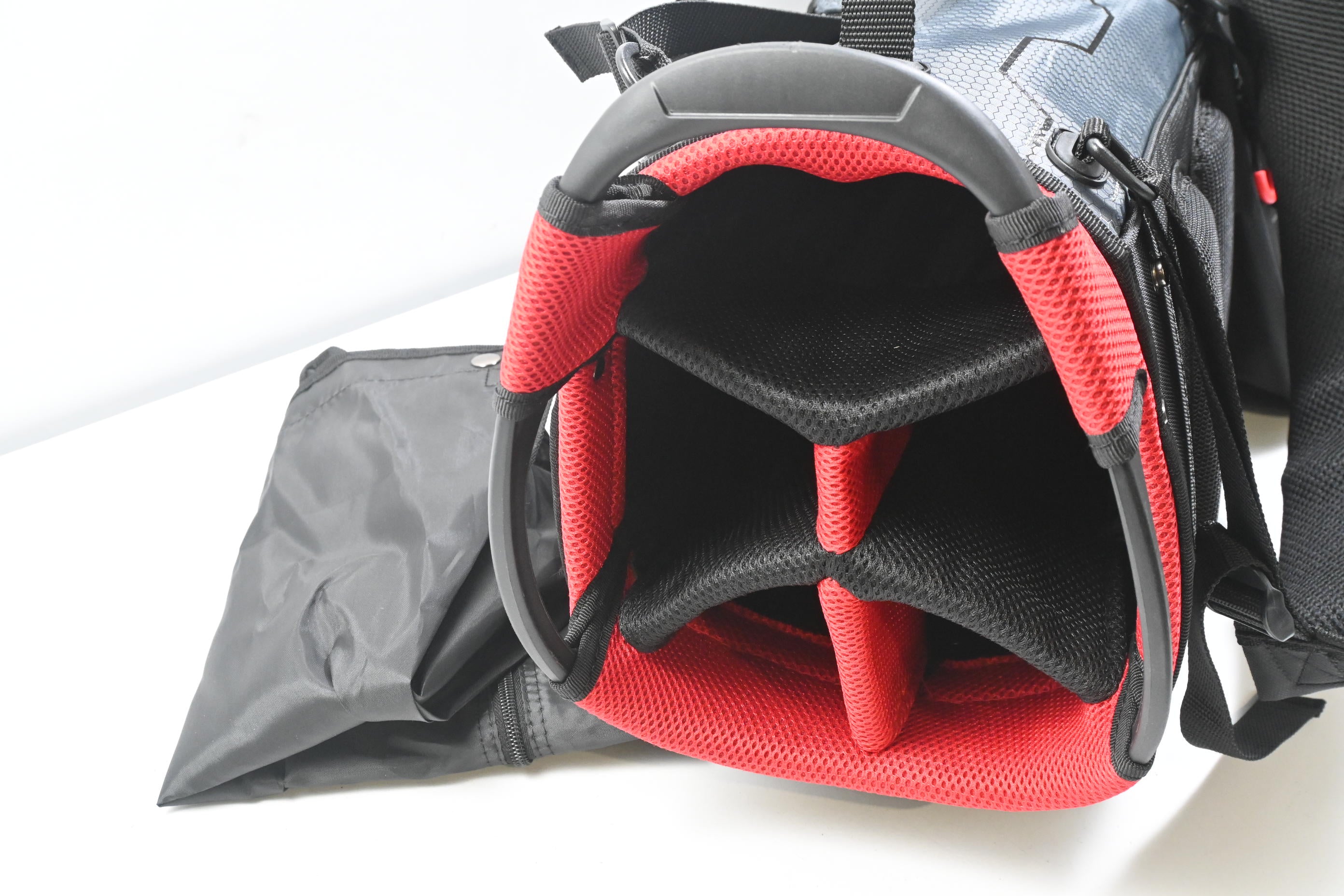 Cruiser Hybrid 8.5 Stand Bag / 5-Way Divider / Black, Grey, Red