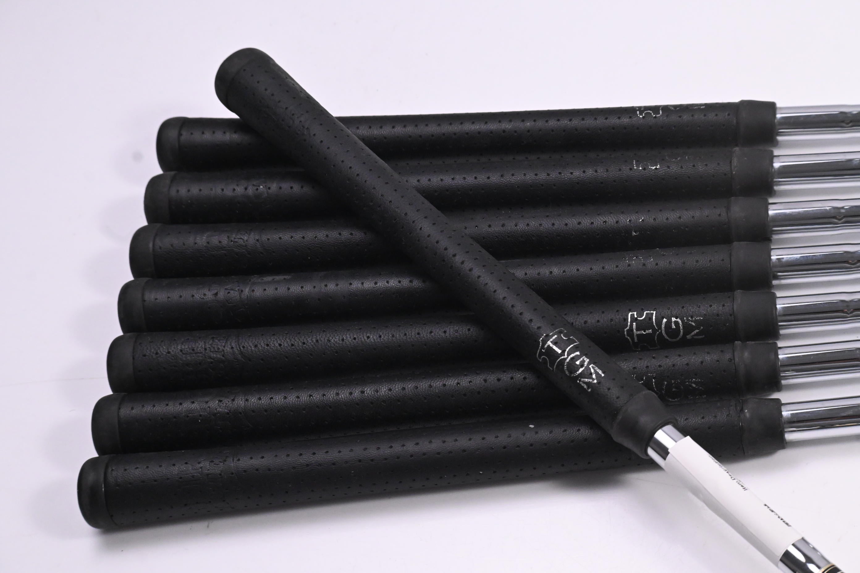 Dynamic Gold S200 Iron Shafts / Stiff Flex / Set Of 8 / .355" Tip