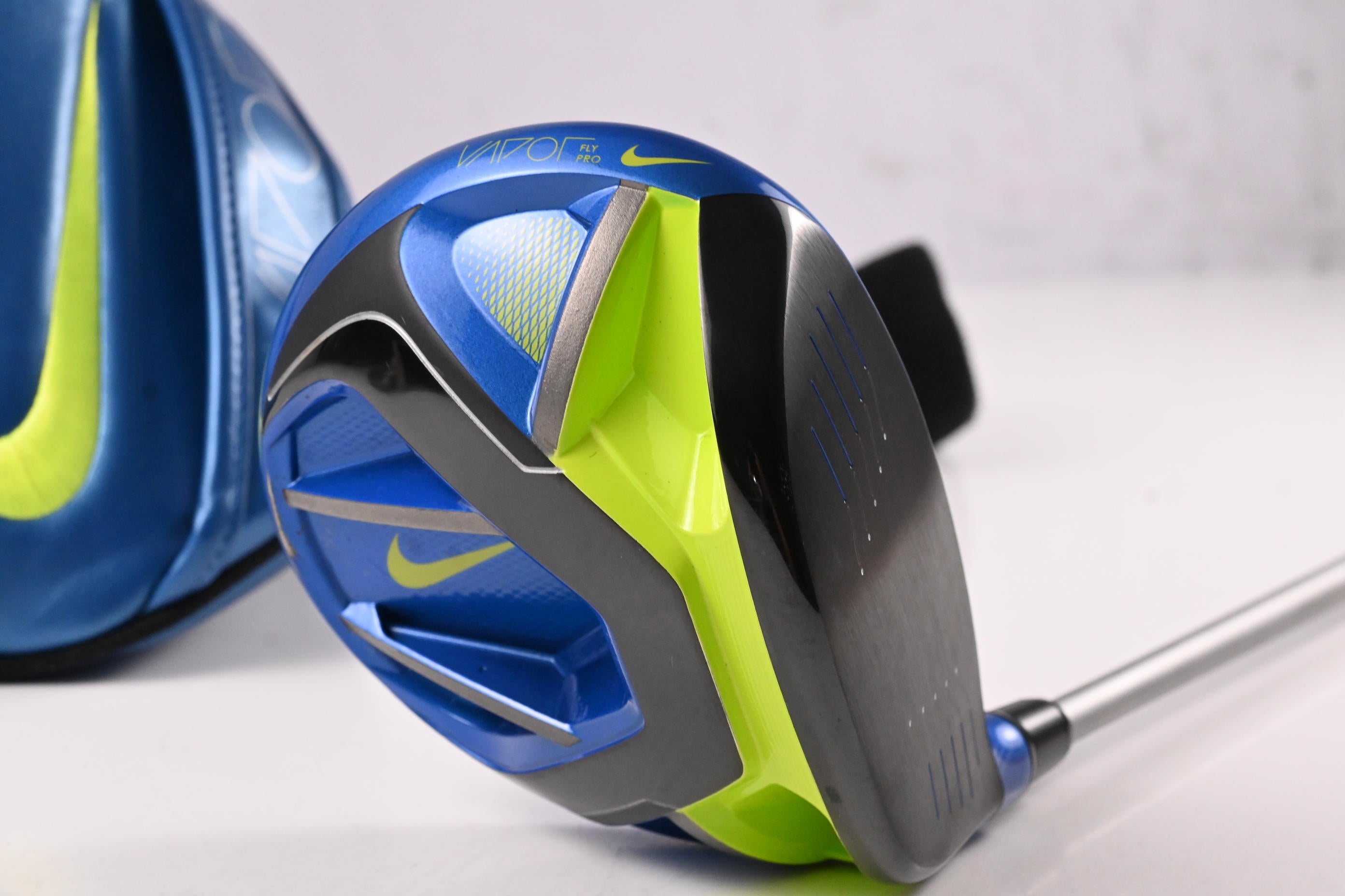 Nike Vapor Fly Pro Driver / 10.5 Degree / Stiff Flex Diamana D+ White 60 Shaft