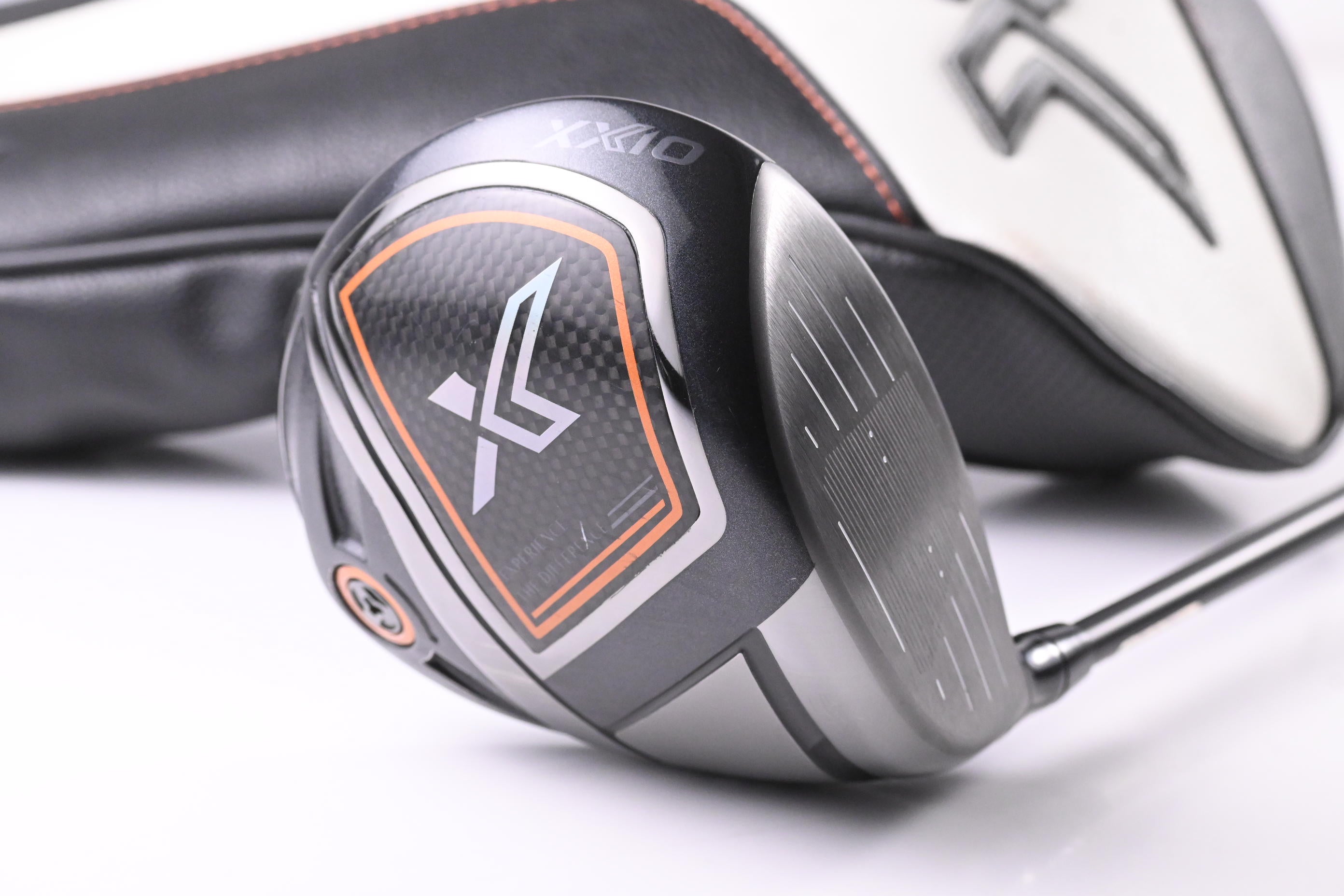 XXIO X Black Driver / 9.5 Degree / Regular Flex Miyazaki AX-1 44 Shaft