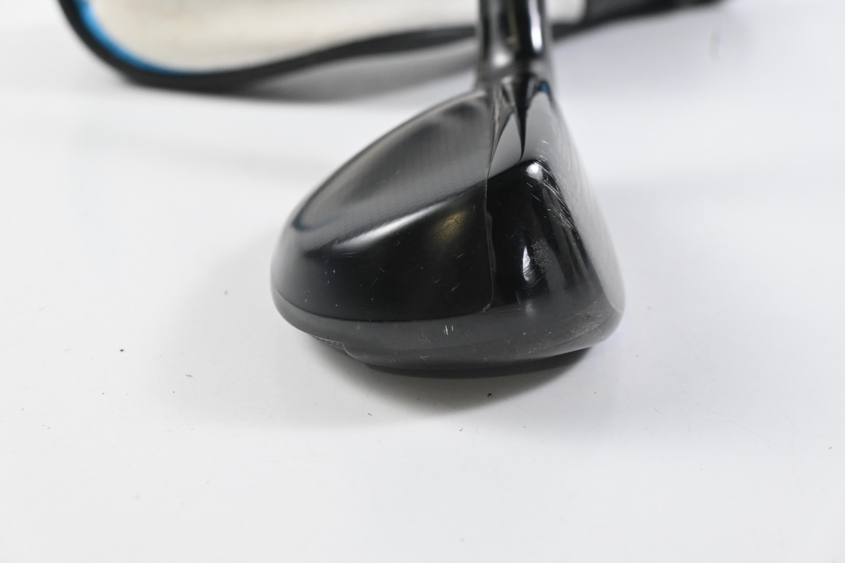 Taylormade SIM2 #4 Hybrid / 22 Degree / Stiff Flex Tensei AV Raw Blue 80 Shaft