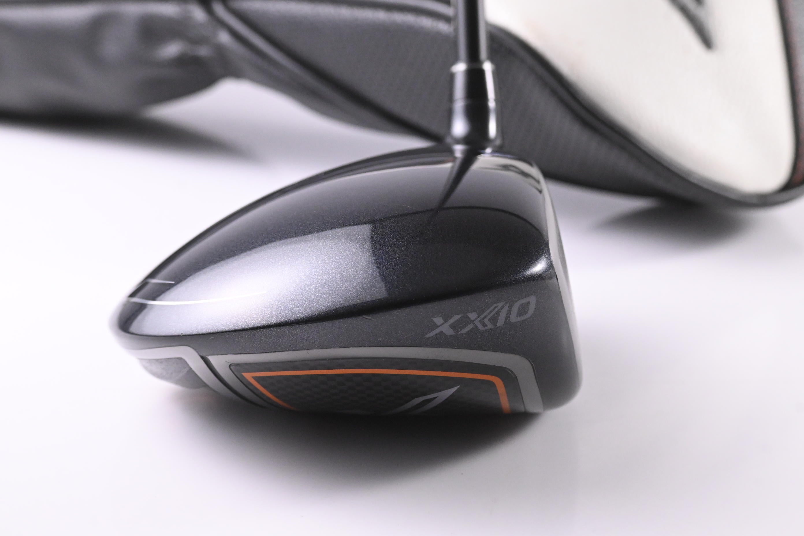 XXIO X Black Driver / 9.5 Degree / Regular Flex Miyazaki AX-1 44 Shaft