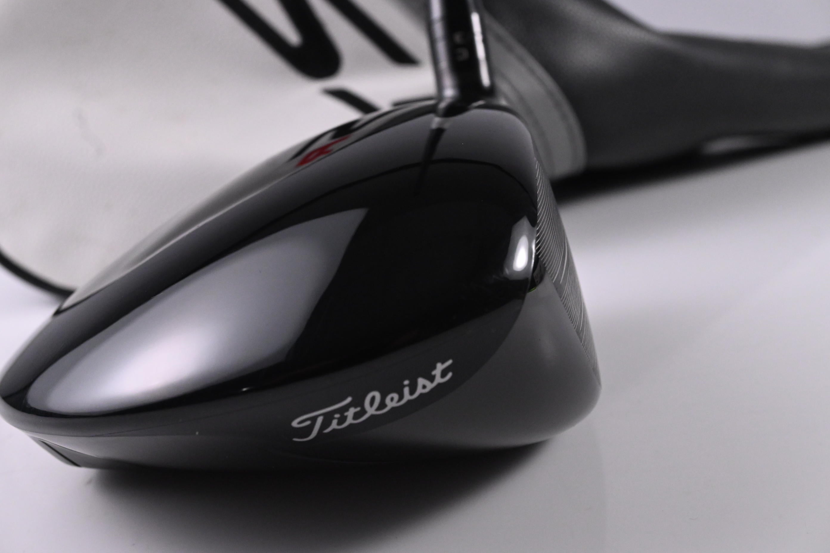 Titleist TSR2 Driver / 8 Degree / Stiff Flex HZRDUS Gen5 Black 60 Shaft