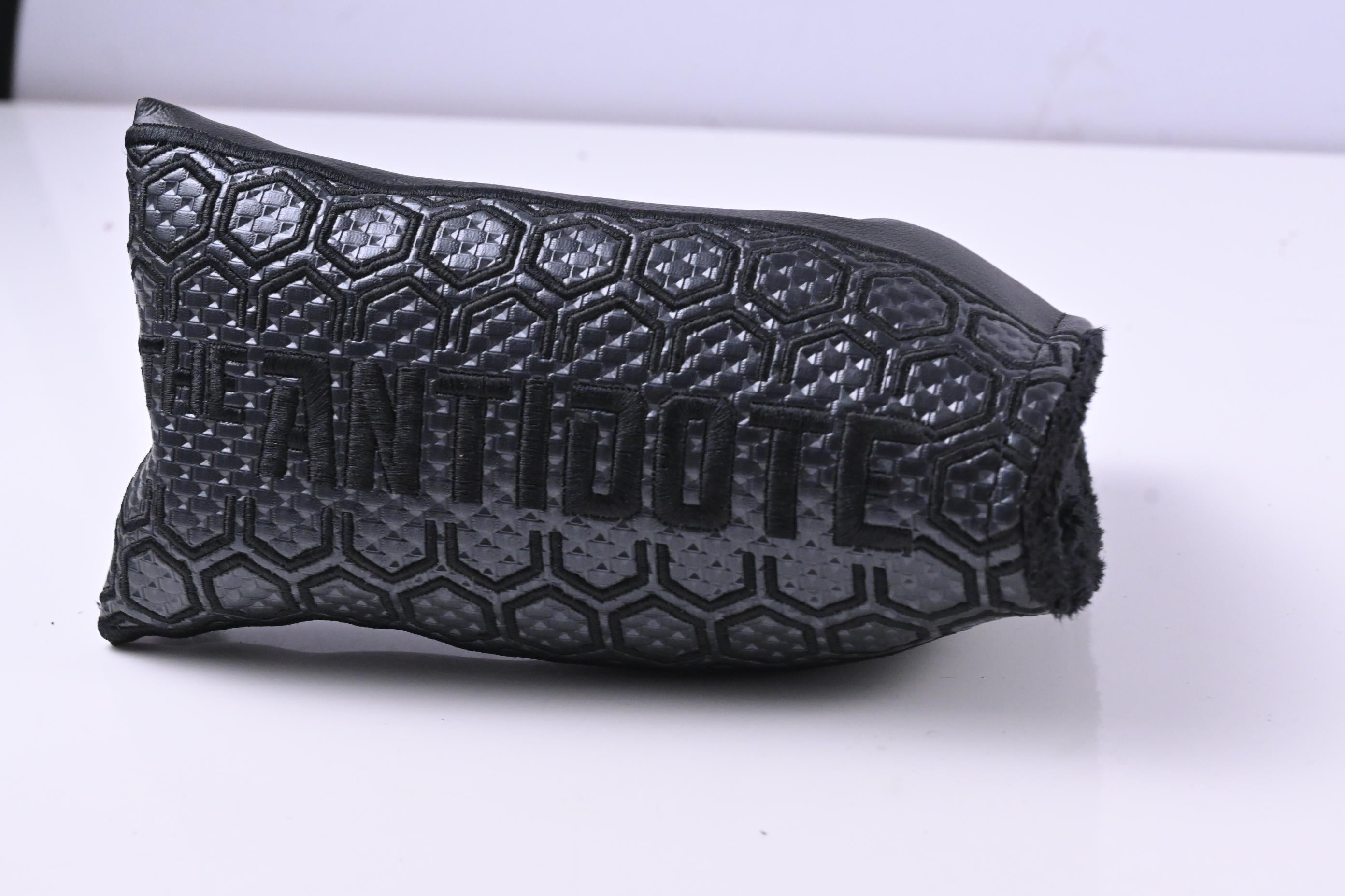 Bettinardi Antidote SB5 Limited Blackout Golf Putter / 34 Inch