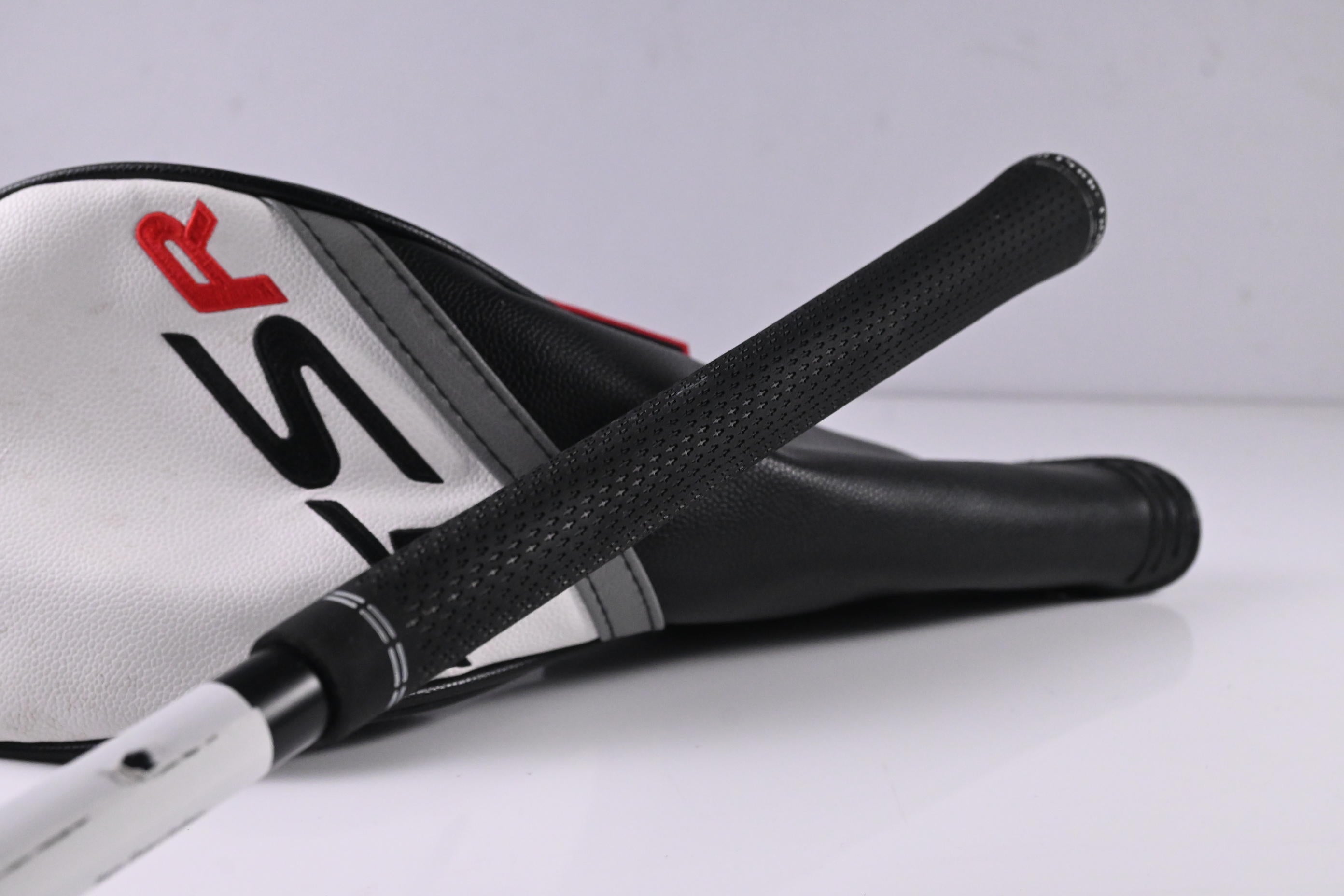 Titleist TSR2 Driver / 8 Degree / Stiff Flex HZRDUS Gen5 Black 60 Shaft