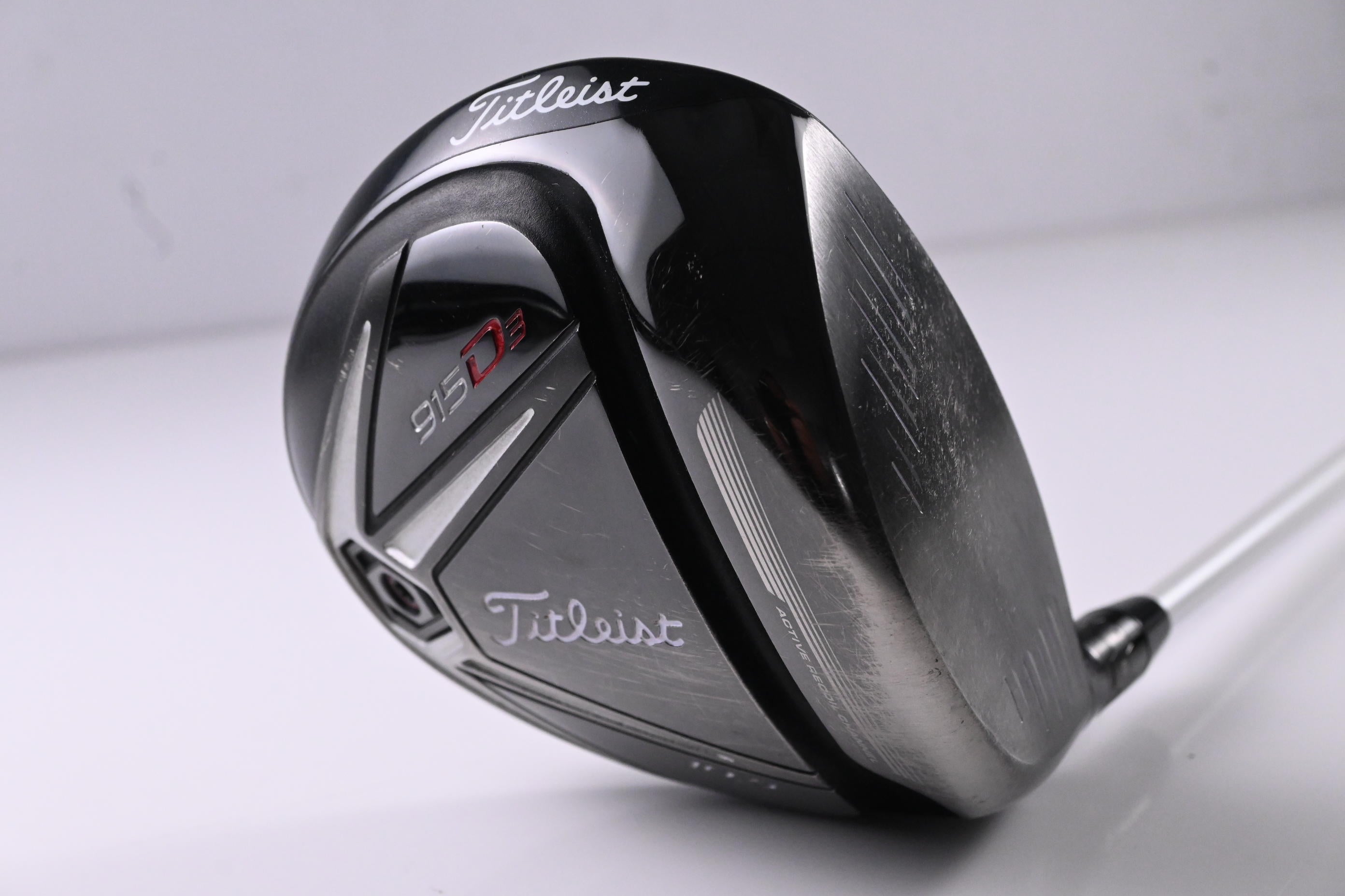 Titleist 915 D3 Driver / 10.5 Degree / X-Flex Aldila Rogue 70 Shaft