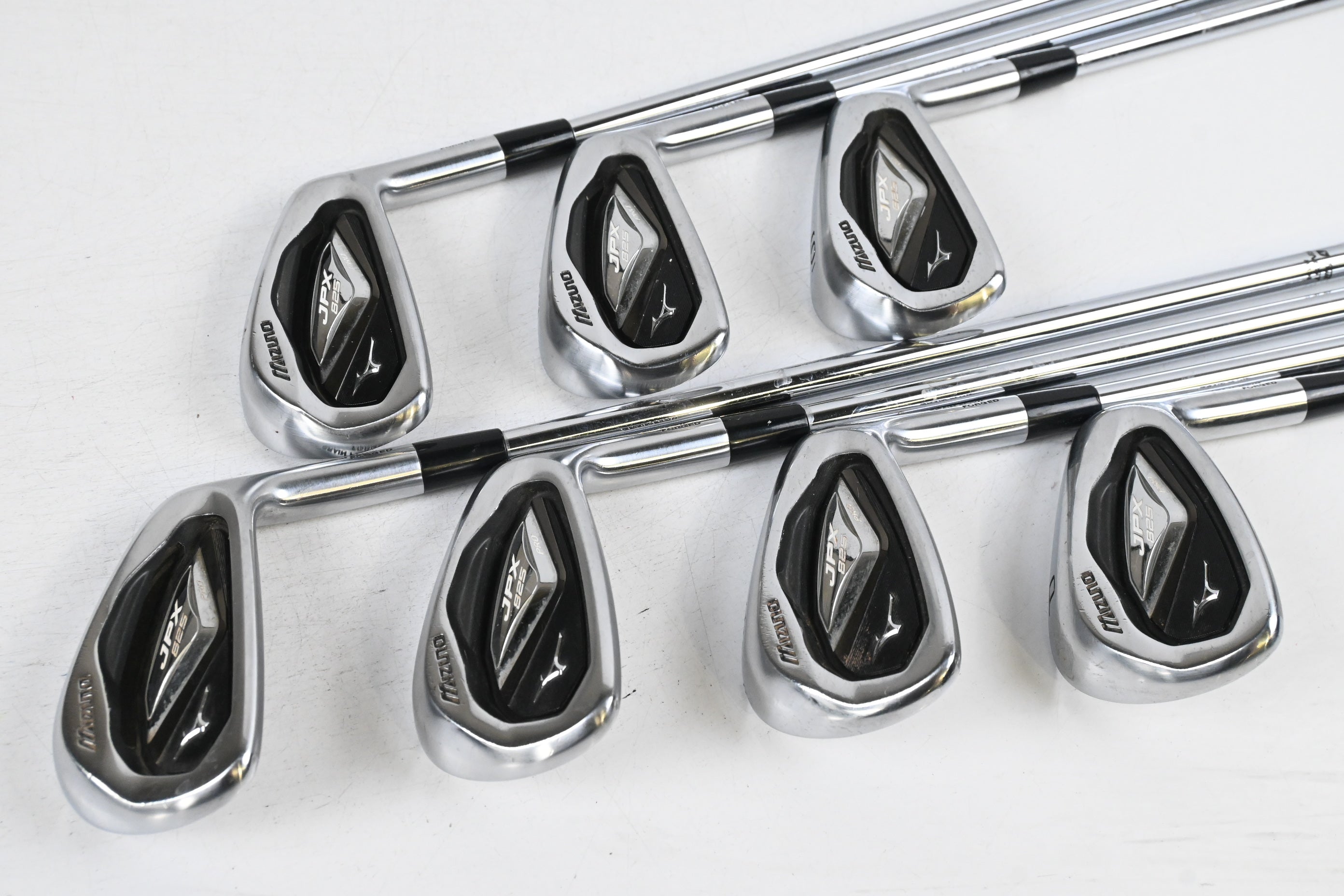 Mizuno JPX 825 Pro Irons / 4-PW / Regular Flex Dynalite Gold XP R300 Shafts
