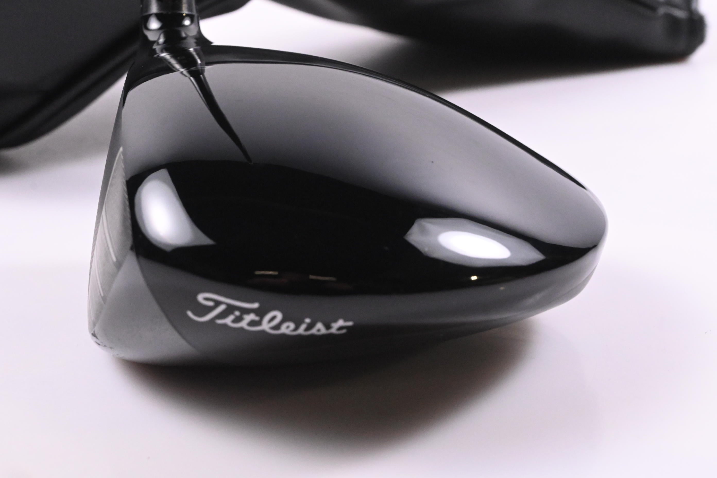 Left Hand Titleist GT2 Driver / 11 Degree / Regular Flex Tensei AV Raw Blue 55