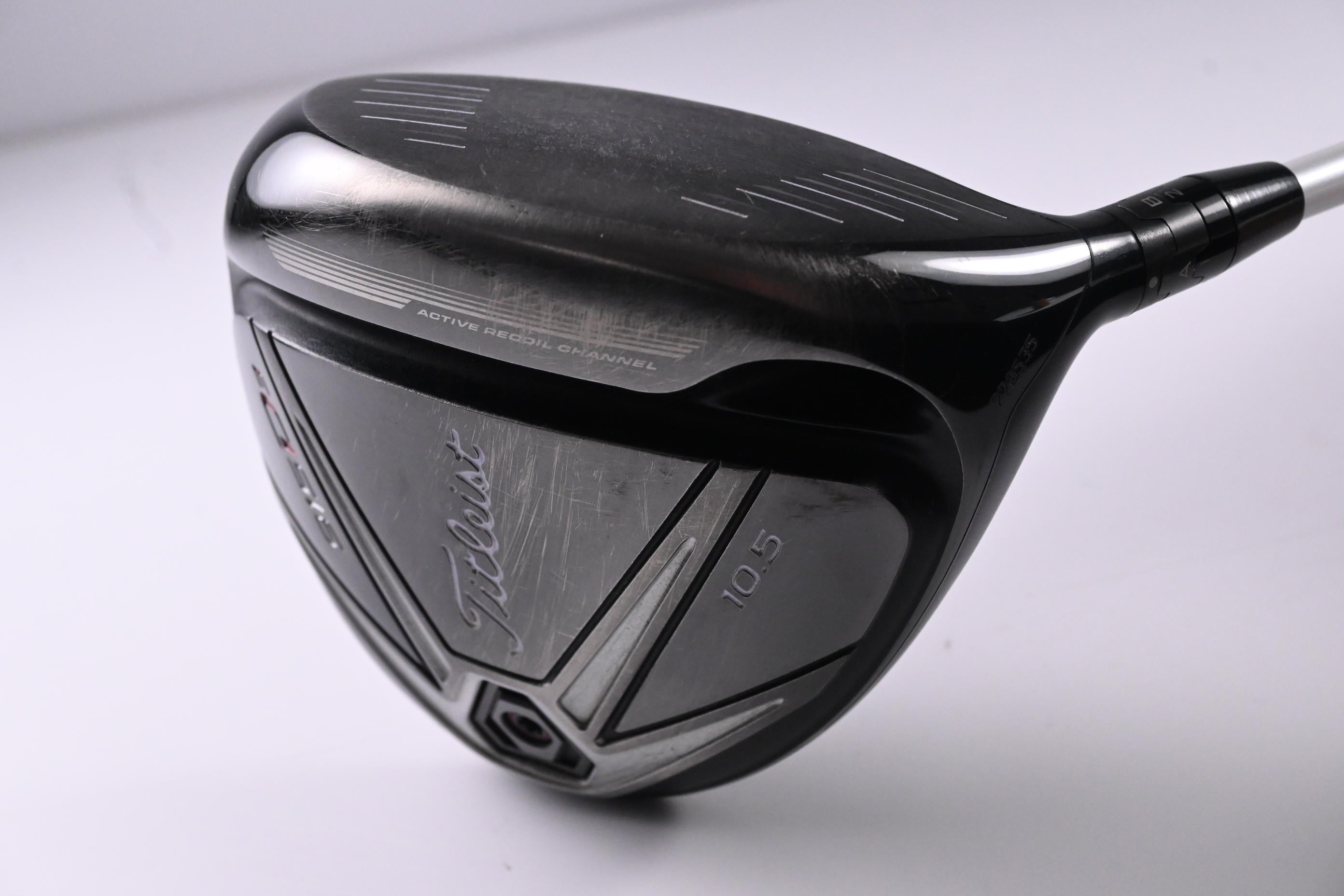 Titleist 915 D3 Driver / 10.5 Degree / X-Flex Aldila Rogue 70 Shaft