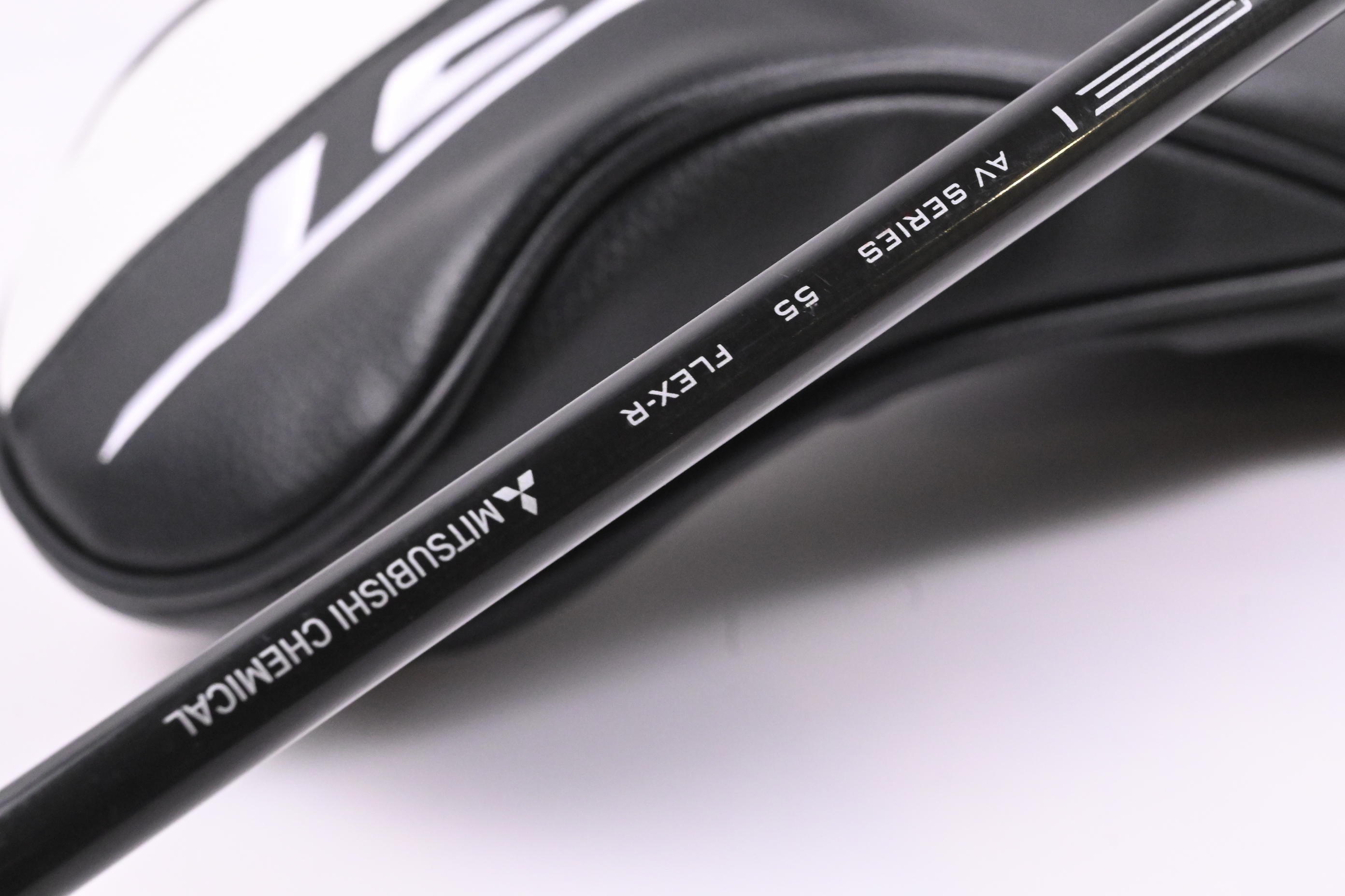 Left Hand Titleist GT2 Driver / 11 Degree / Regular Flex Tensei AV Raw Blue 55