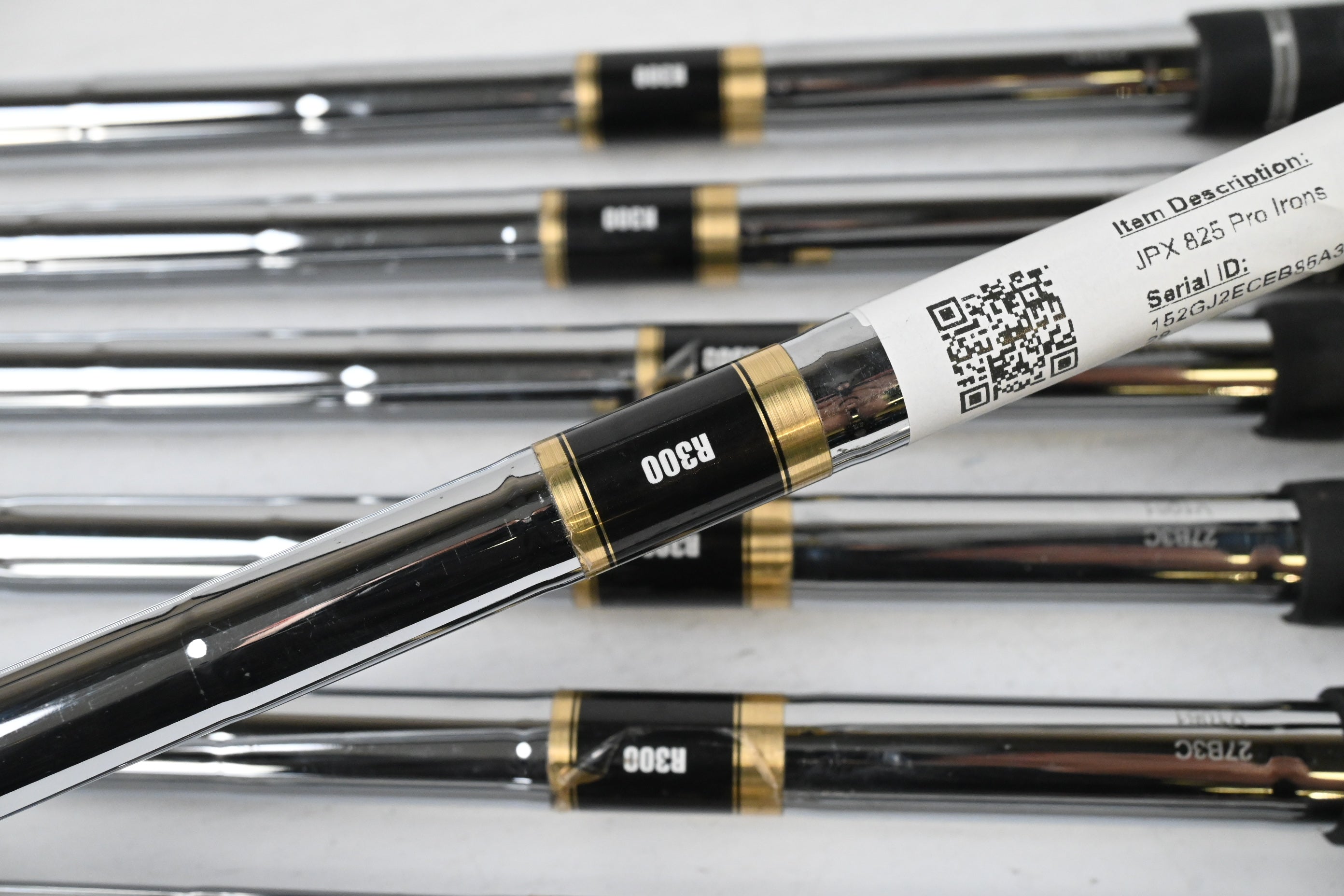 Mizuno JPX 825 Pro Irons / 4-PW / Regular Flex Dynalite Gold XP R300 Shafts