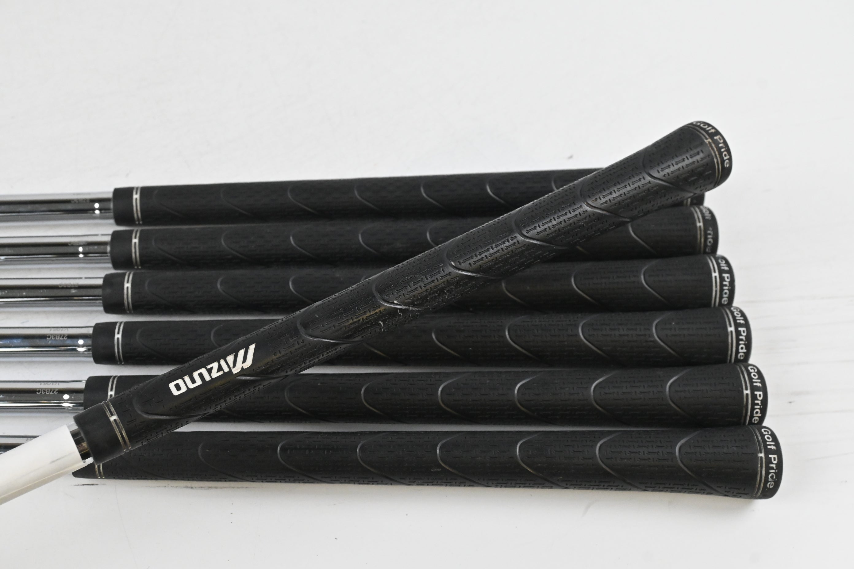 Mizuno JPX 825 Pro Irons / 4-PW / Regular Flex Dynalite Gold XP R300 Shafts