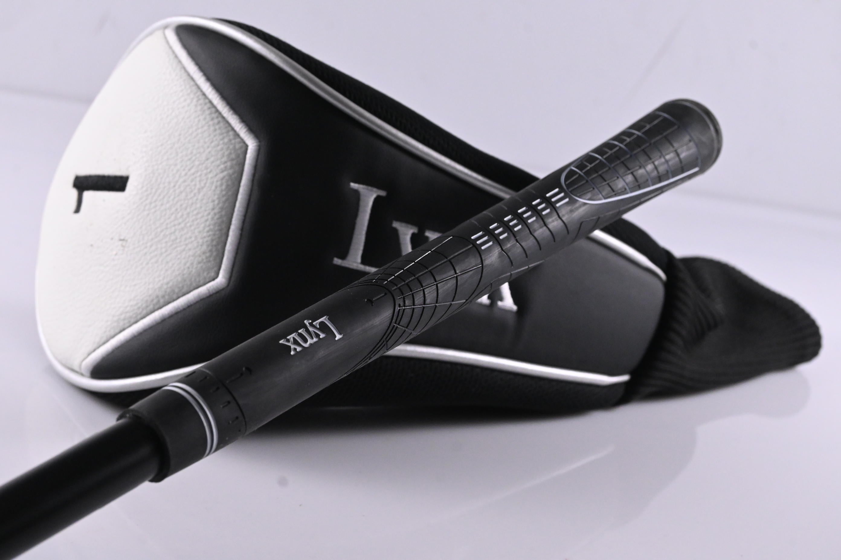 Lynx Titanium Driver / 10.5 Degree / Regular Flex Lynx Graphite Shaft