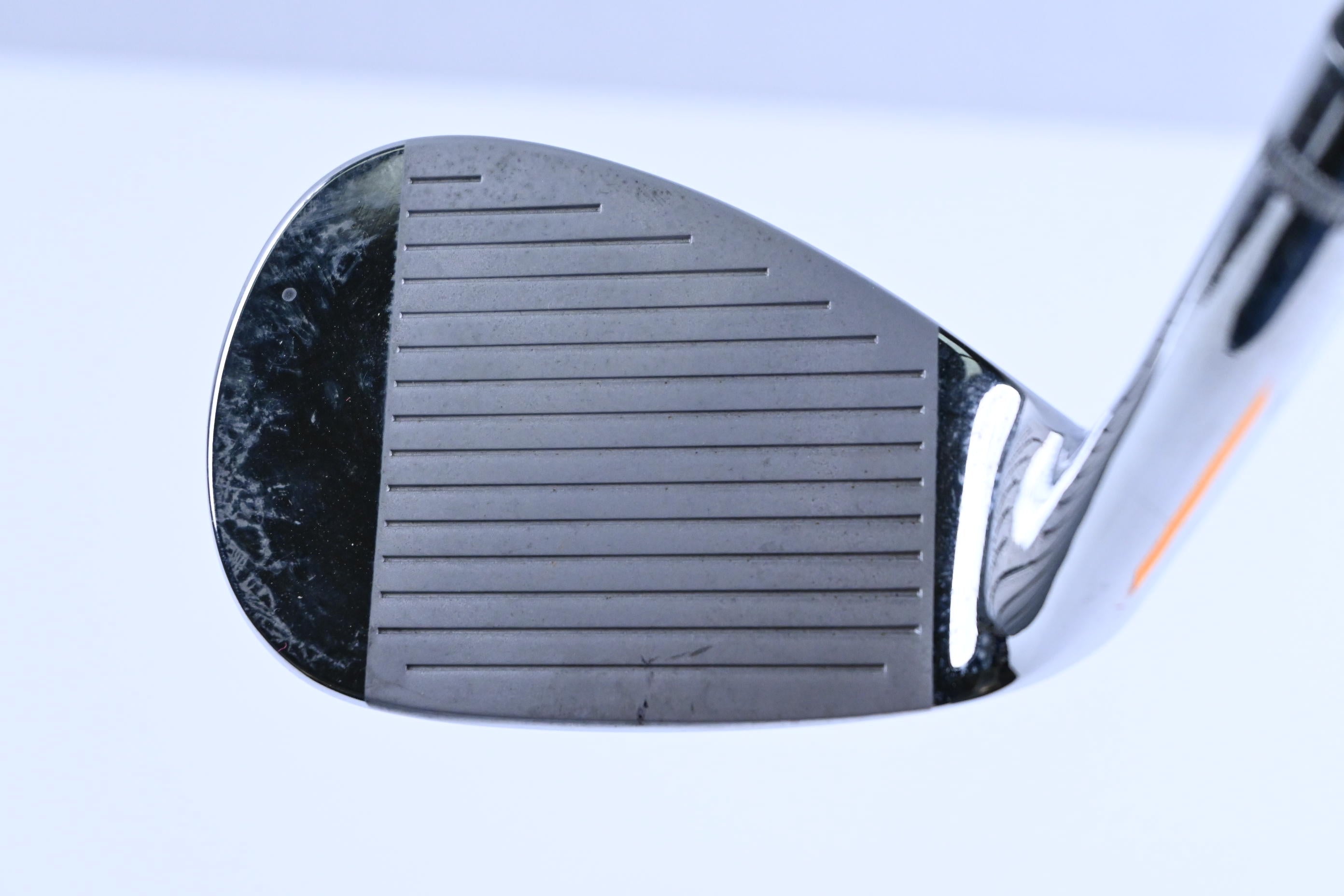 Wilson Staff Dyna-Powered Sand Wedge / 53 Degree / Regular Flex True Temper