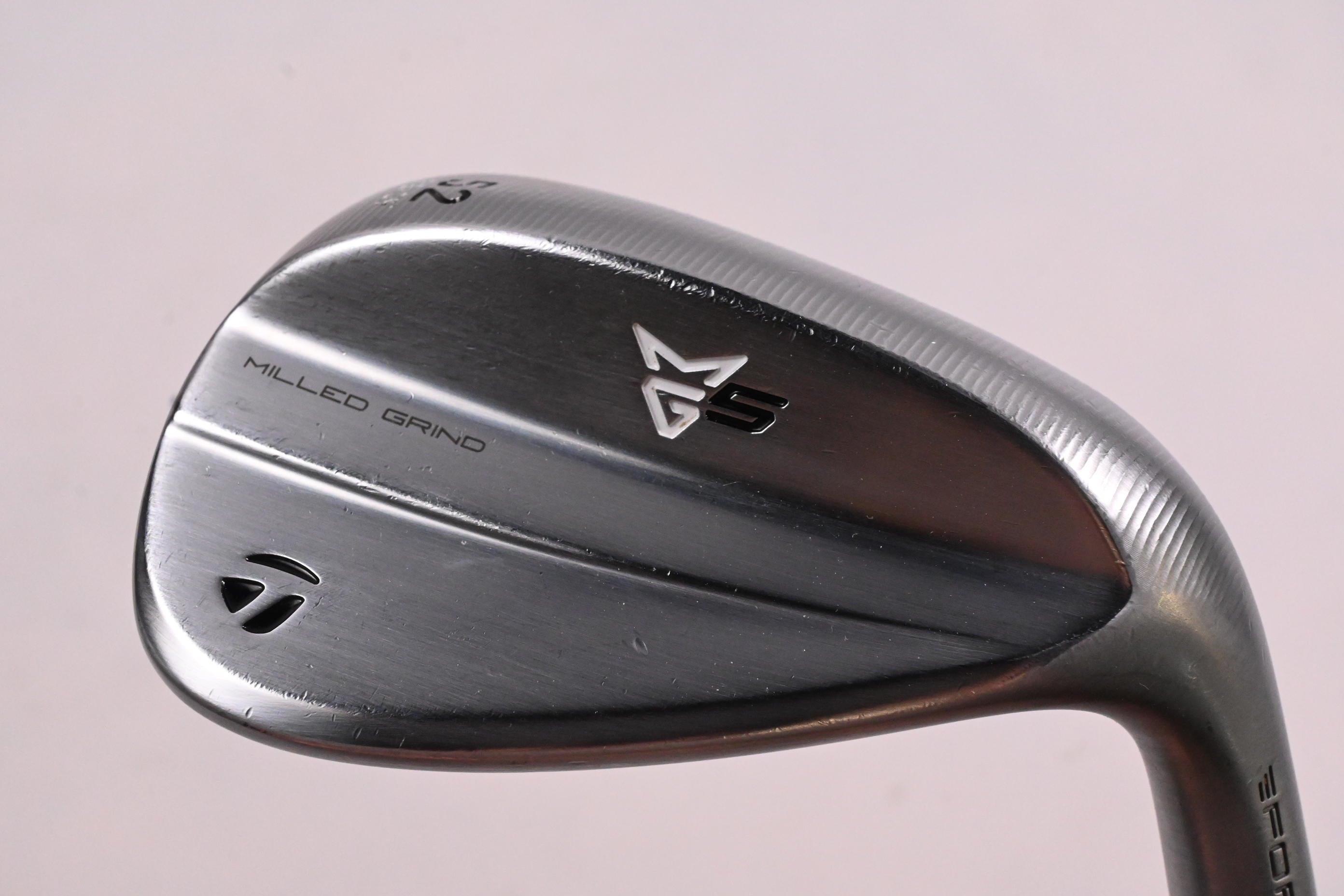 Taylormade Milled Grind 5 Gap Wedge / 52 Degree / Wedge Flex Dynamic Gold 115
