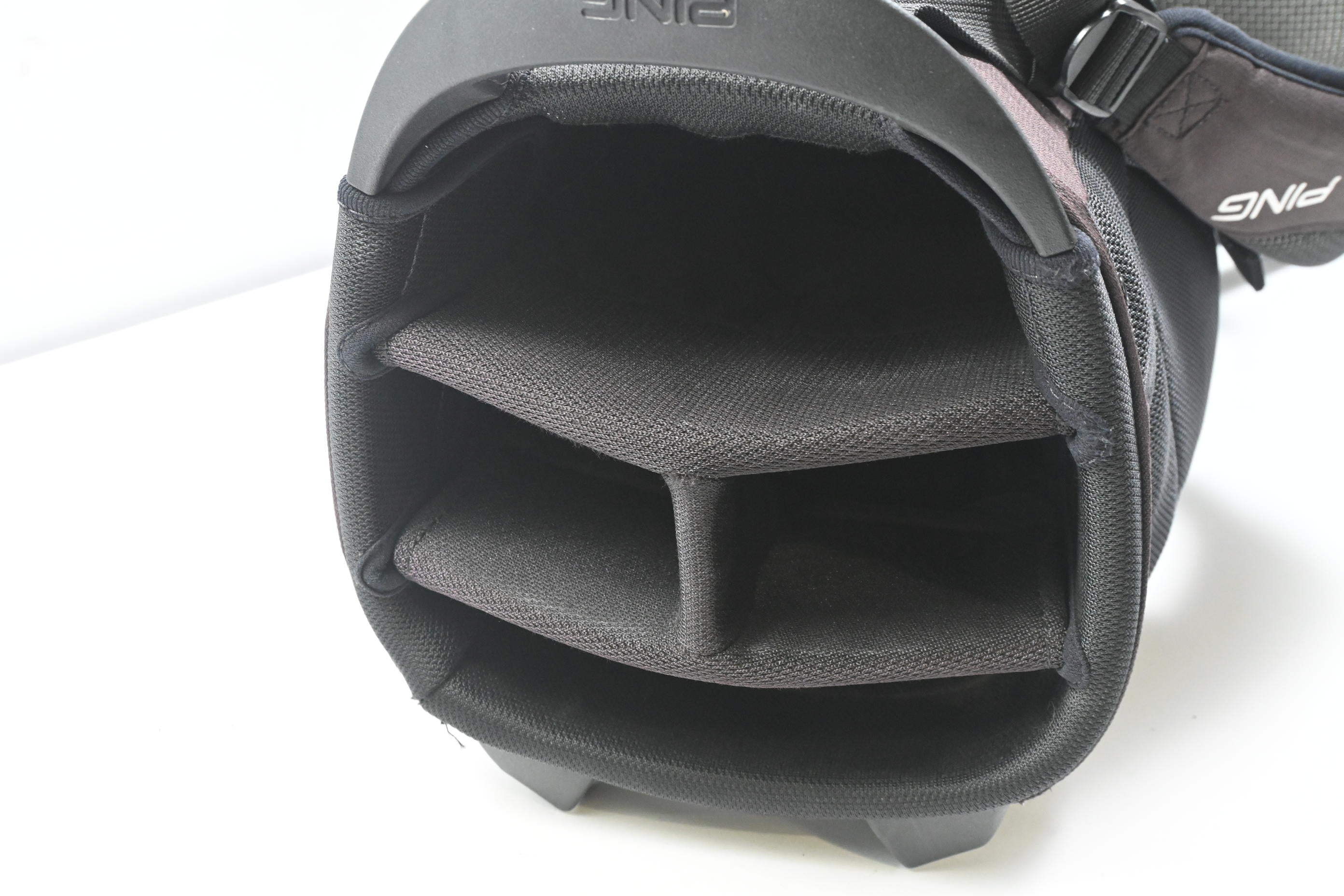Ping Hoofer Lite Stand Bag / 4-Way Divider / Black