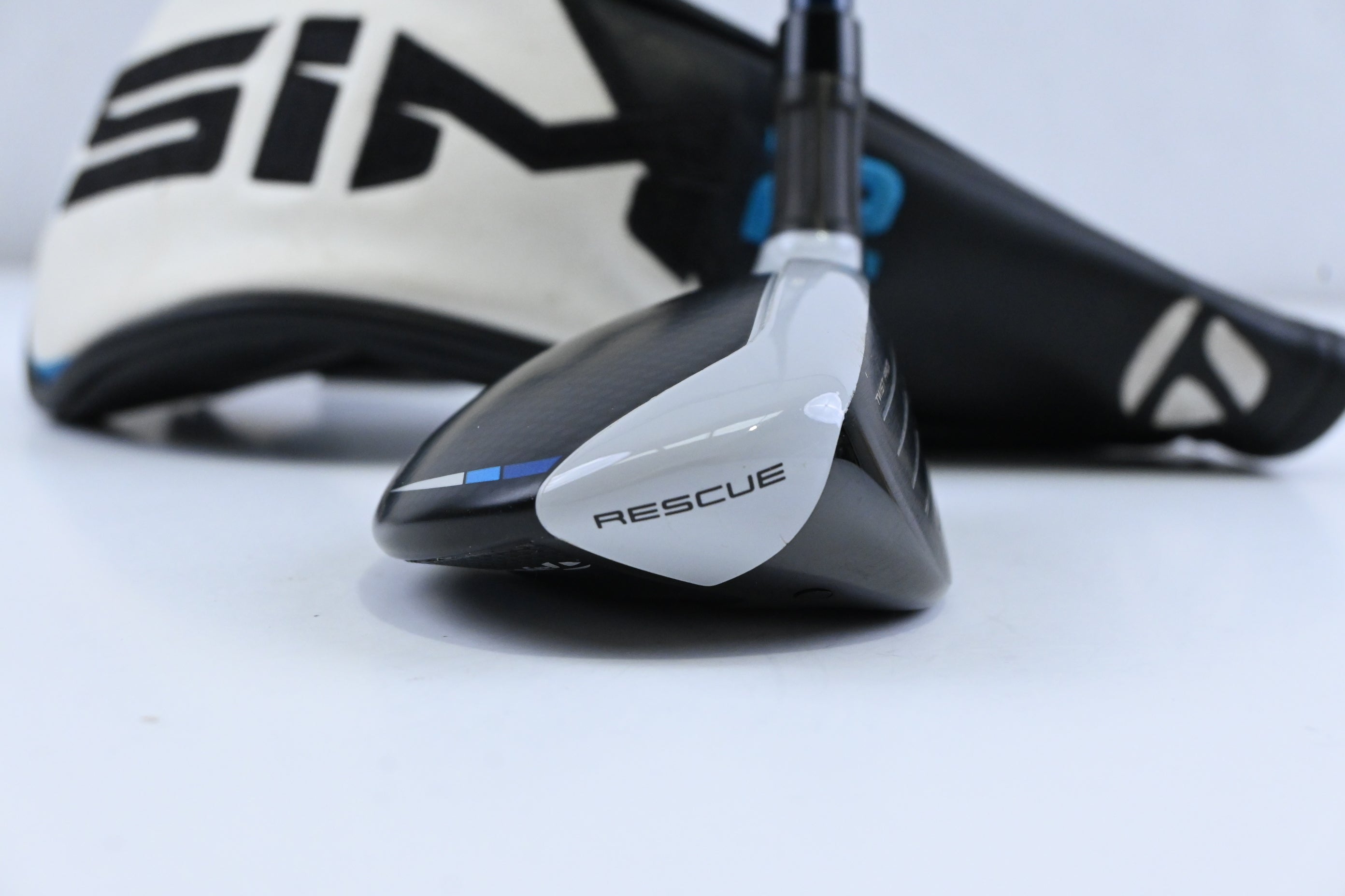 Taylormade SIM2 Max #3 Hybrid / 19 Degree / Regular Flex Fujikura Ventus Blue 6
