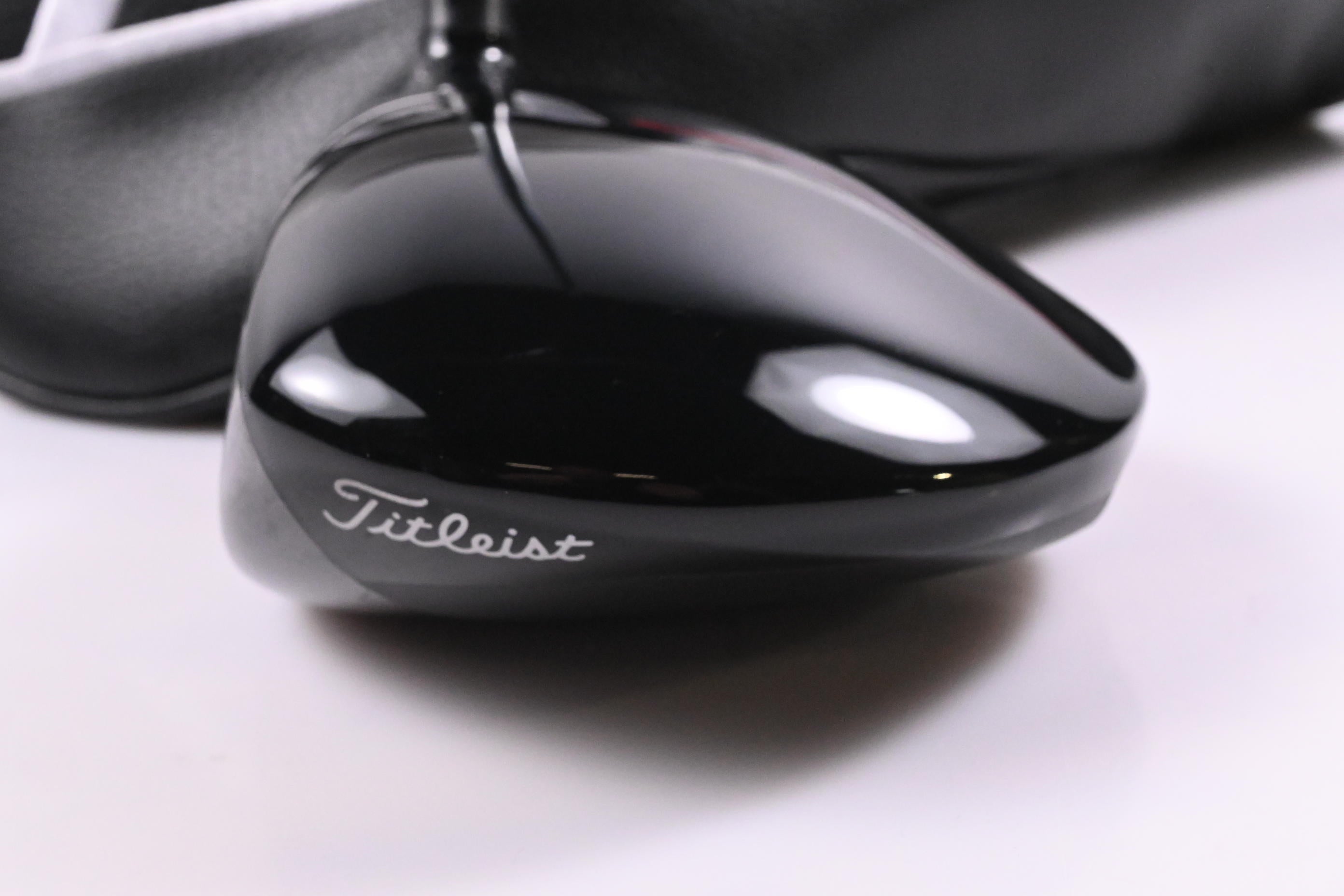Left Hand Titleist GT2 Driver / 10 Degree / Regular Flex AirSpeeder 40 Shaft