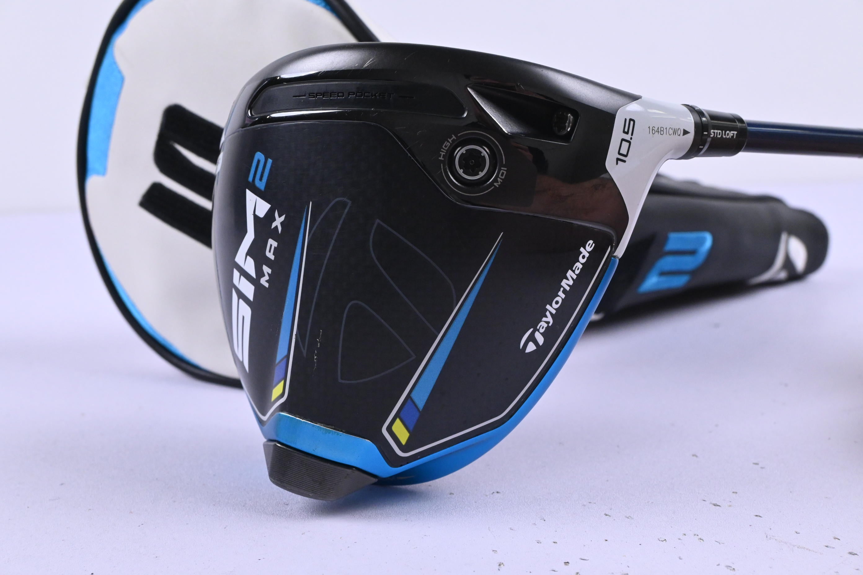 Taylormade SIM2 Max Driver / 10.5 Degree / Regular Flex Fujikura Ventus Blue 5